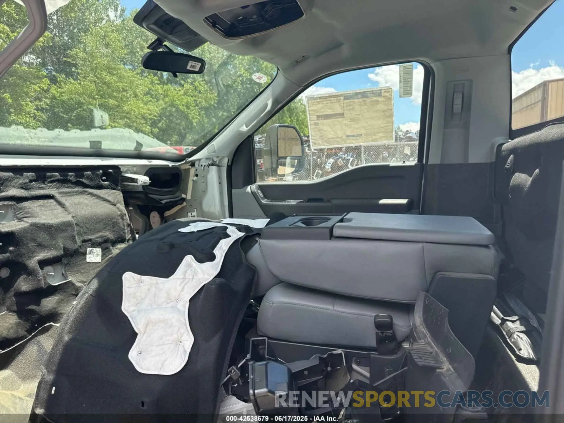 5 Photograph of a damaged car 1FDUF5HT1RED06678 FORD F-550 CHASSIS 2024