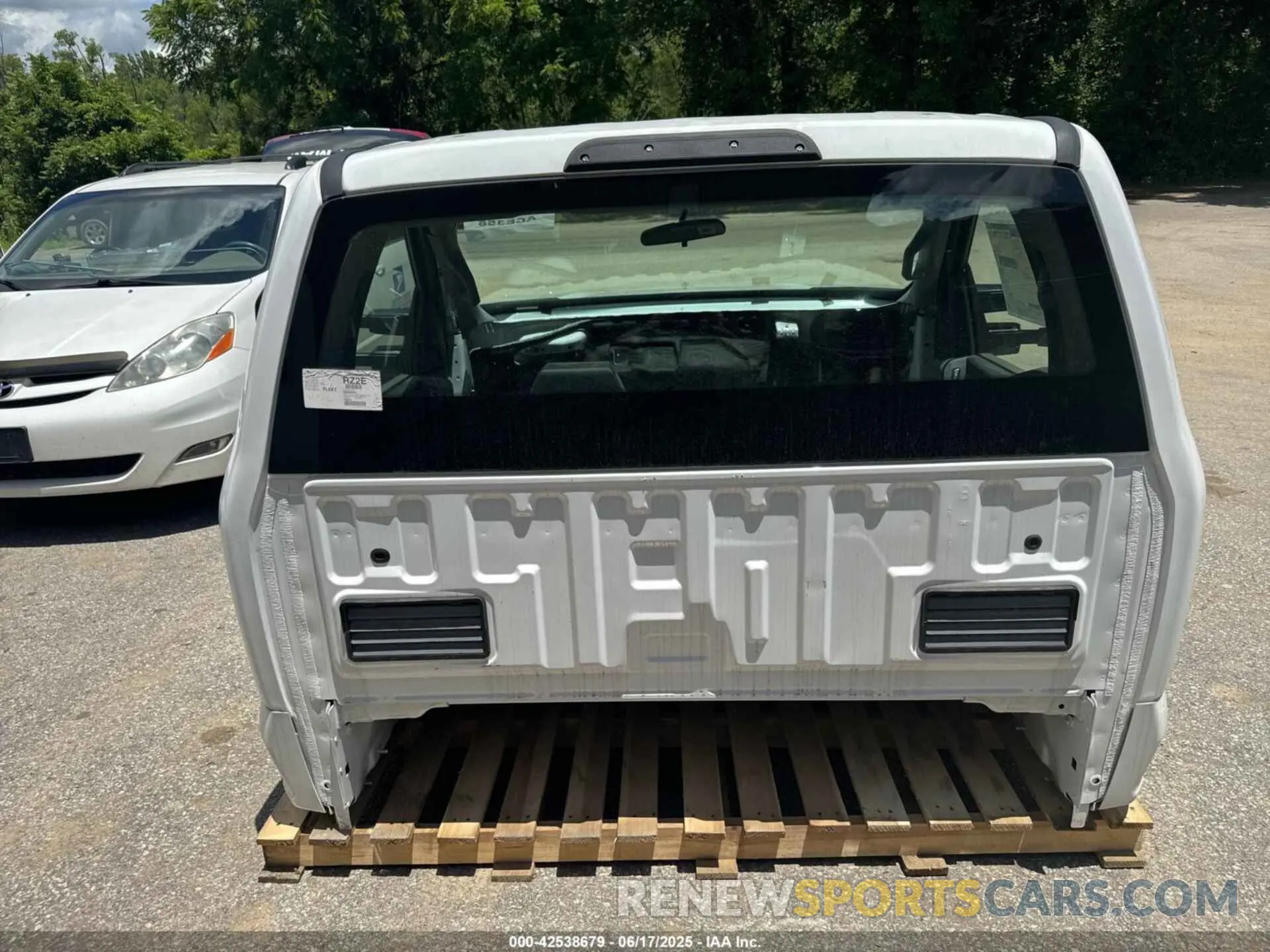 7 Photograph of a damaged car 1FDUF5HT1RED06678 FORD F-550 CHASSIS 2024