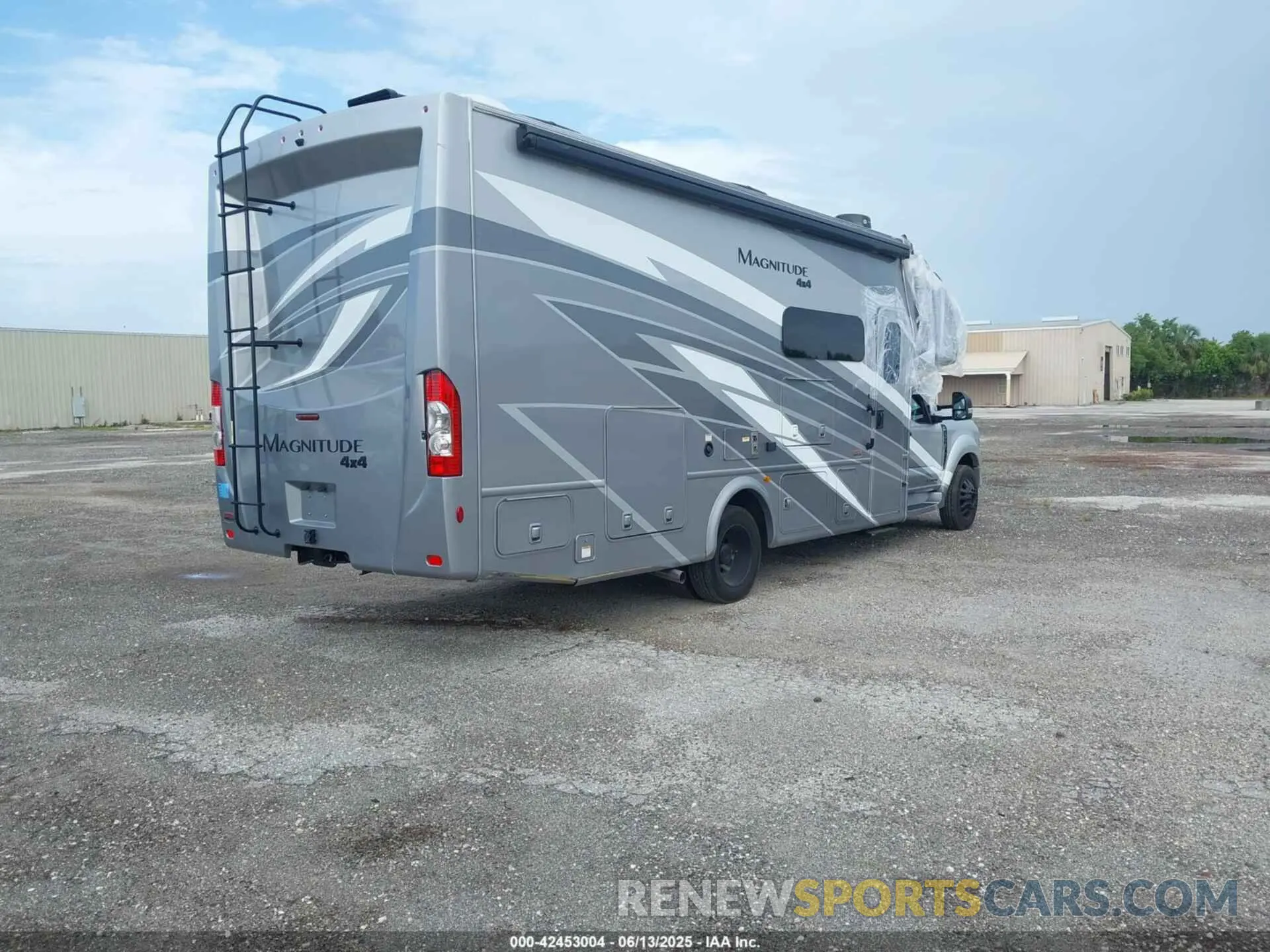4 Фотография поврежденного автомобиля 1FDUF5HTXRDA00083 FORD F-550 CHASSIS 2024