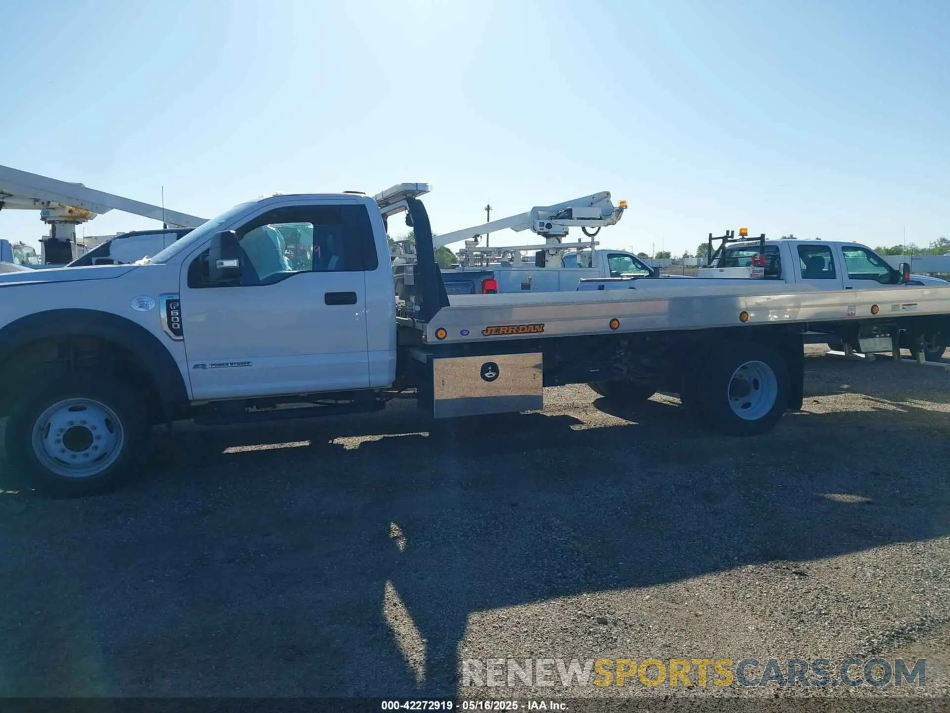 14 Фотография поврежденного автомобиля 1FDFF6KTXMDA14386 FORD F-600 CHASSIS 2021