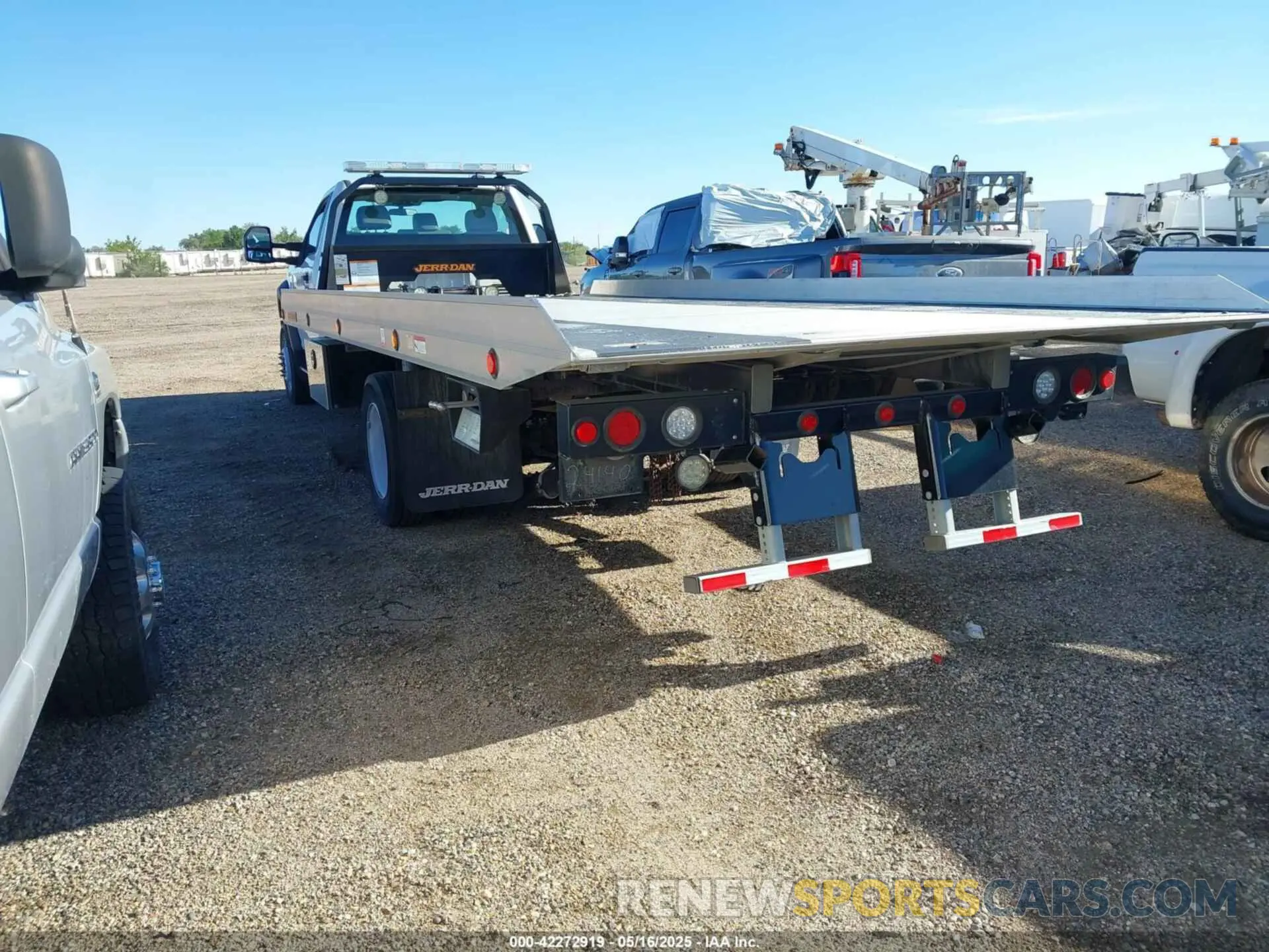 3 Фотография поврежденного автомобиля 1FDFF6KTXMDA14386 FORD F-600 CHASSIS 2021