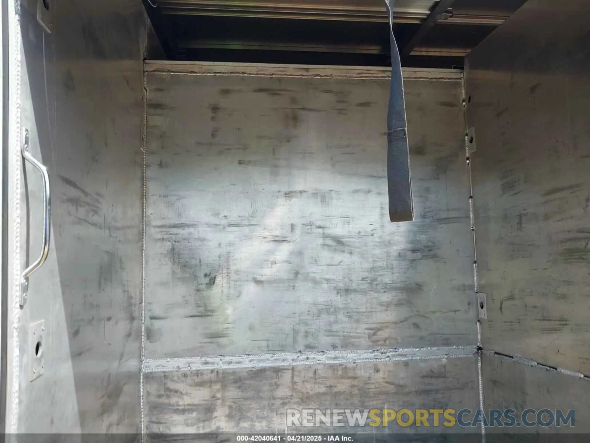 17 Photograph of a damaged car 1FDWF6DC4KDF08219 FORD F-650 DIESEL 2019