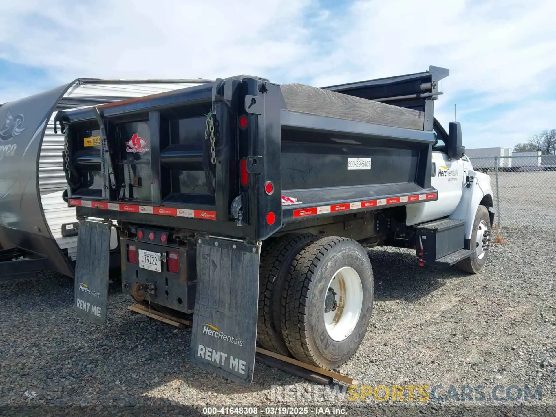 3 Photograph of a damaged car 1FDNF7AN7PDF11257 FORD F-750 GAS 2023