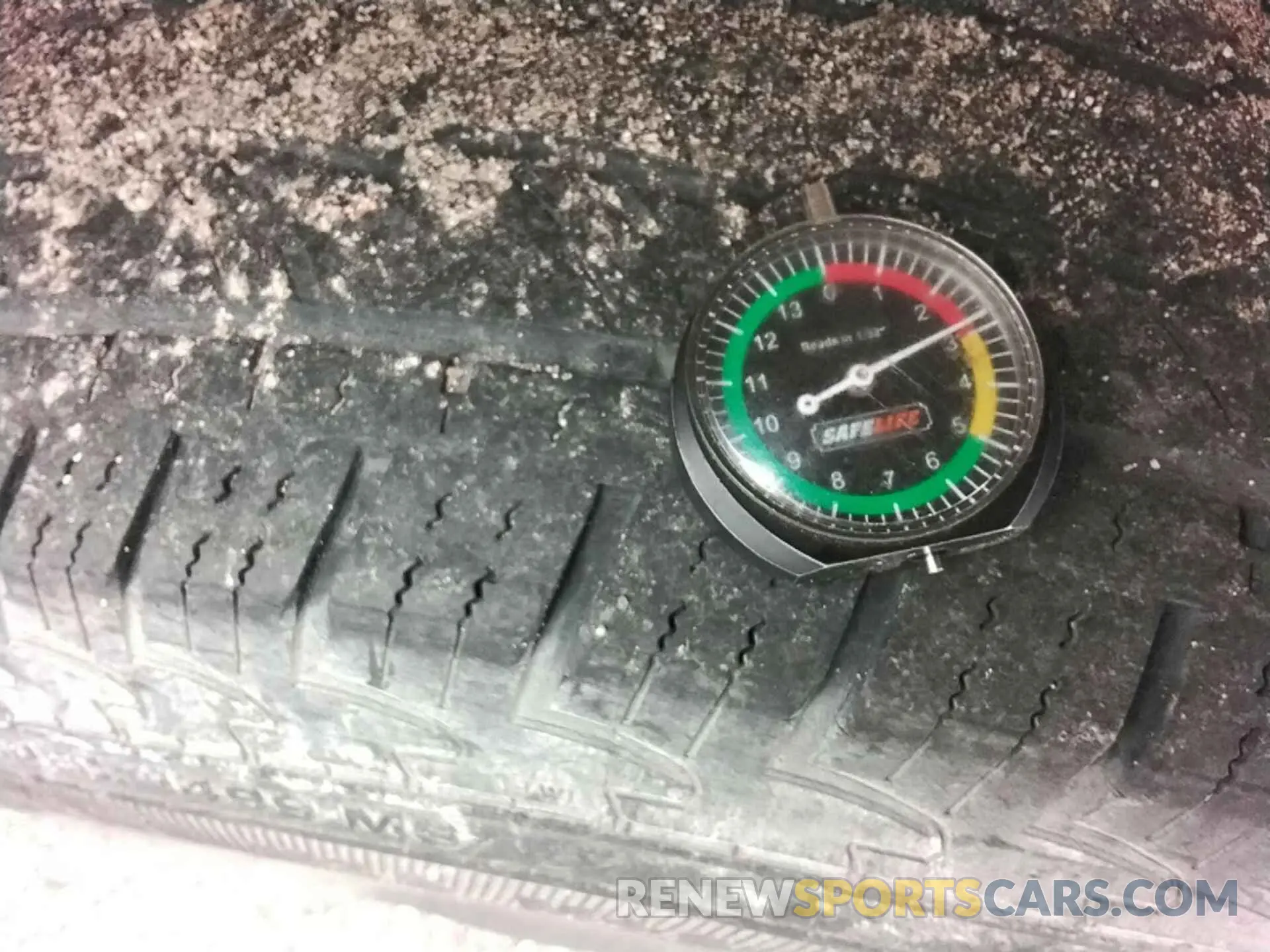 4 Photograph of a damaged car 1FTEW1E50KKC27405 FORD F150 2019