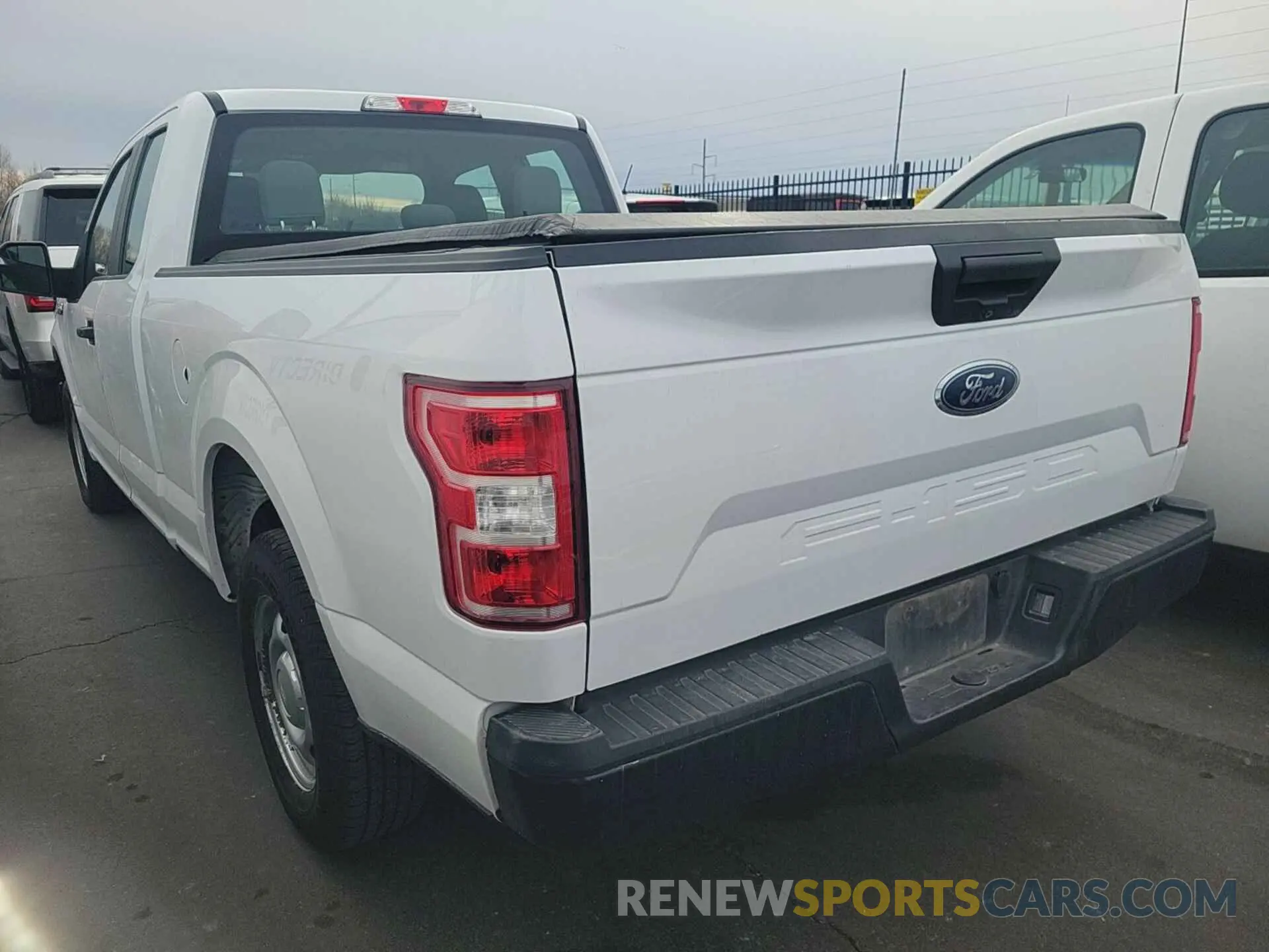 18 Photograph of a damaged car 1FTEX1C50KKD85162 FORD F150 2019