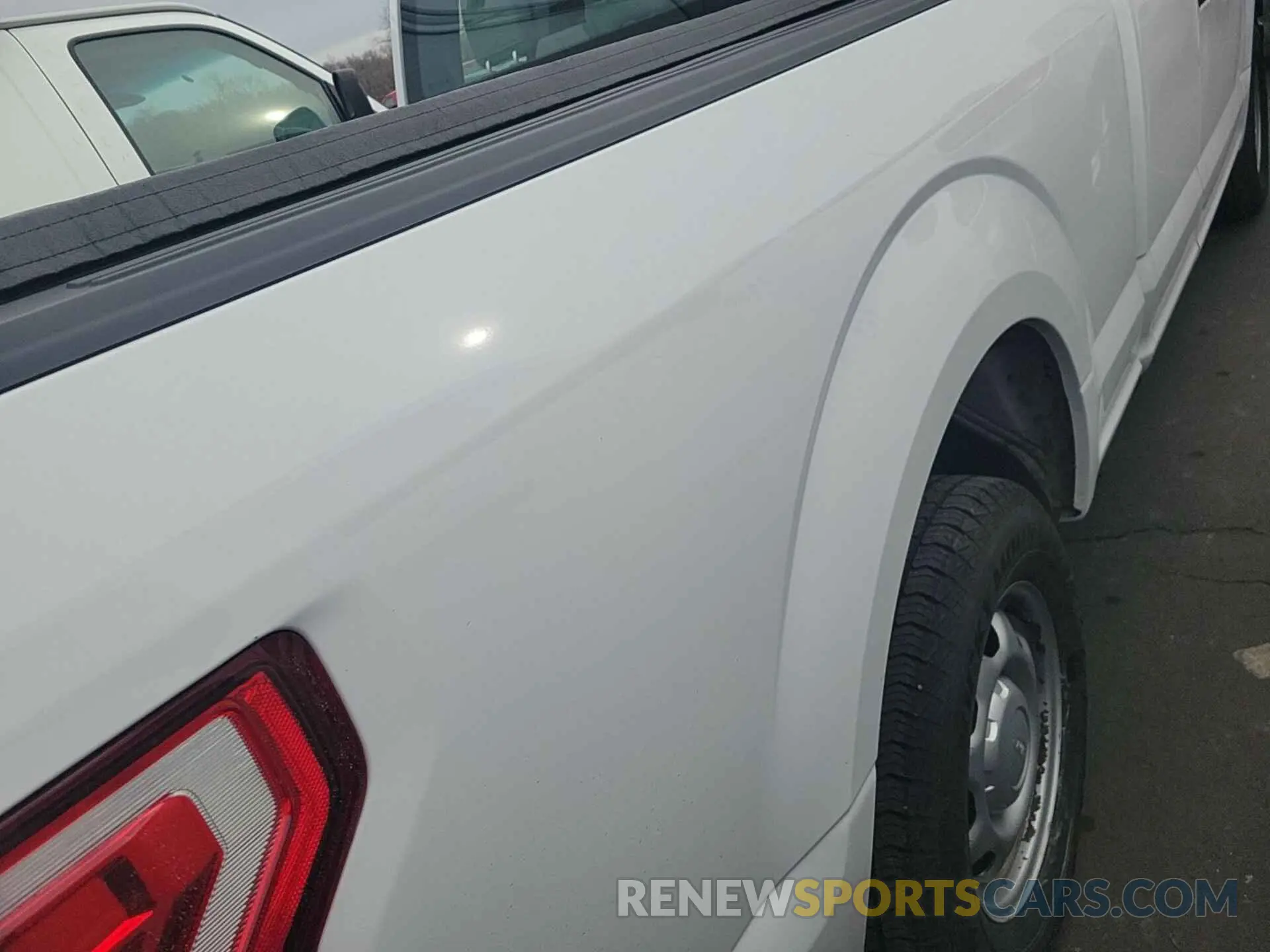 30 Photograph of a damaged car 1FTEX1C50KKD85162 FORD F150 2019