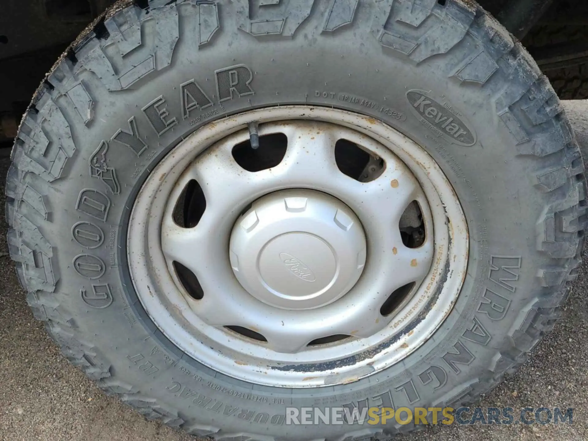 24 Photograph of a damaged car 1FTEX1EB5KKD65329 FORD F150 2019