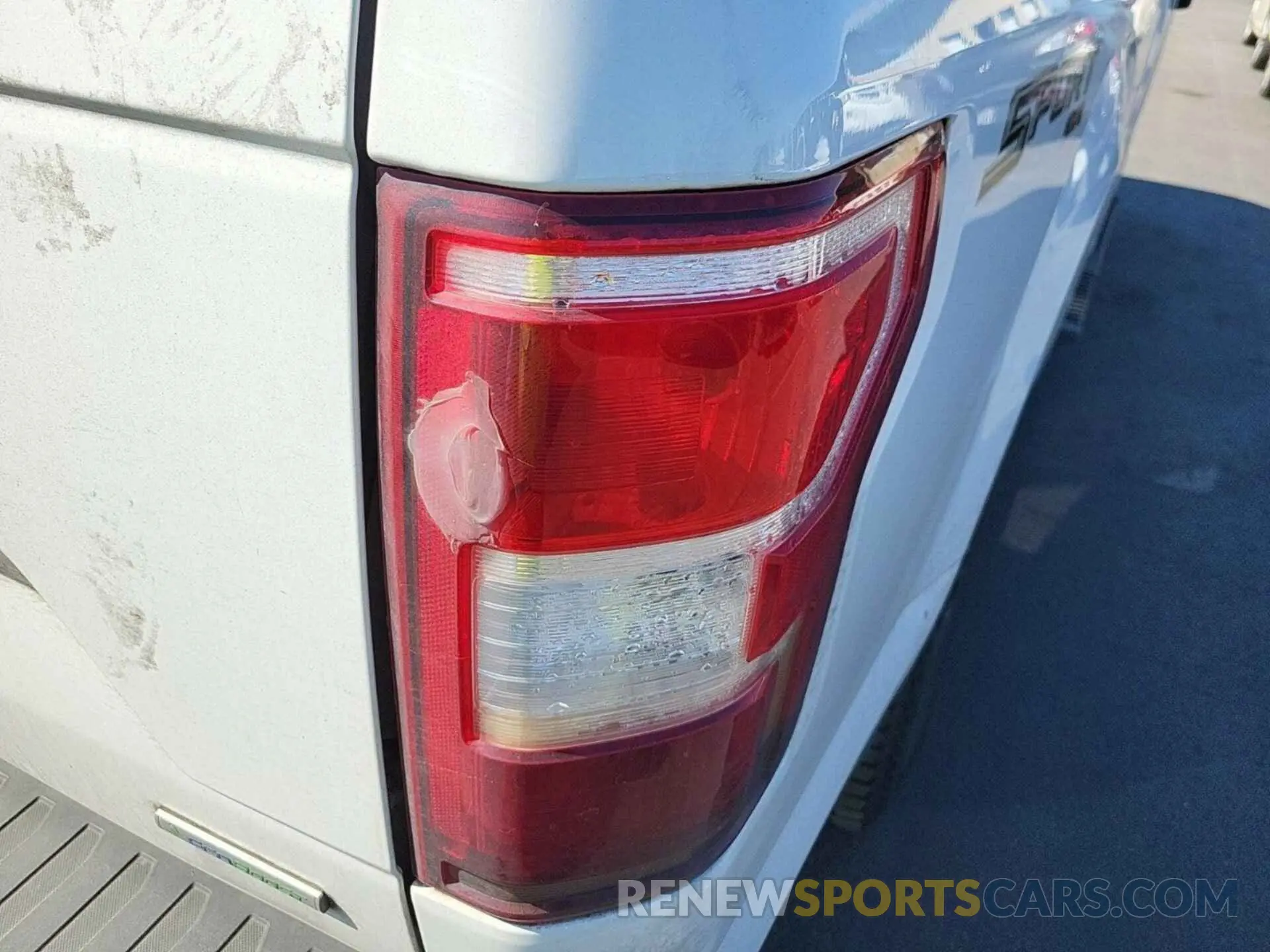 29 Photograph of a damaged car 1FTEX1EP1KKD58955 FORD F150 2019