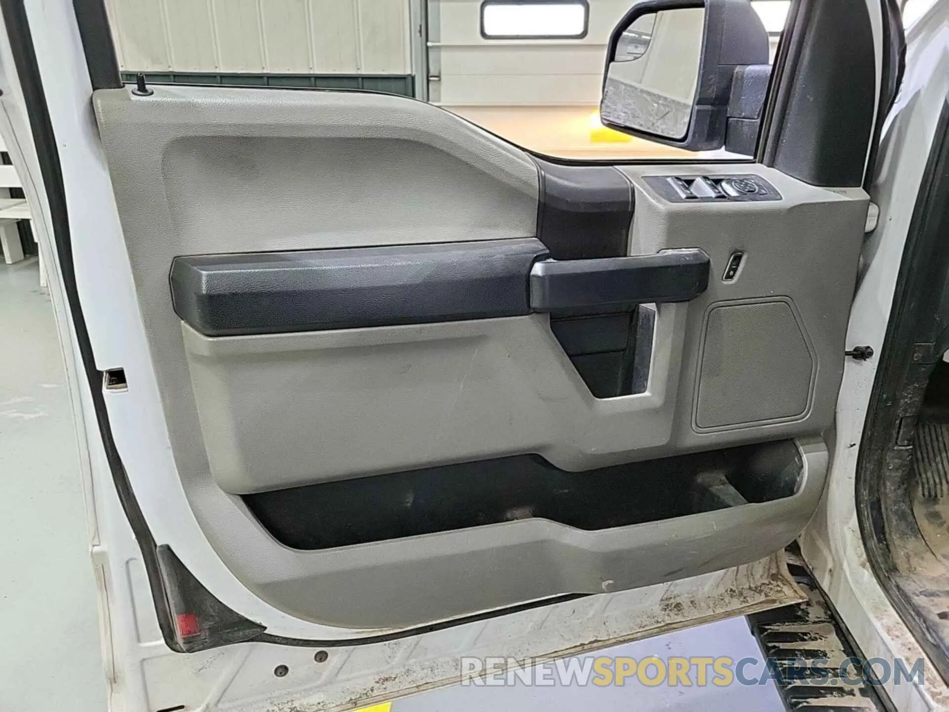 20 Photograph of a damaged car 1FTEX1EPXKKD65354 FORD F150 2019