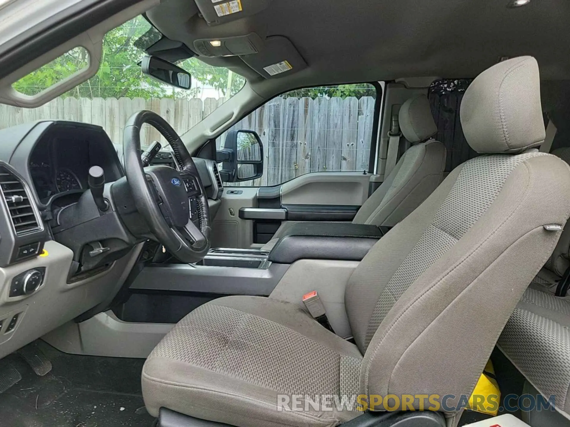 28 Photograph of a damaged car 1FTFX1E41KKE17934 FORD F150 2019