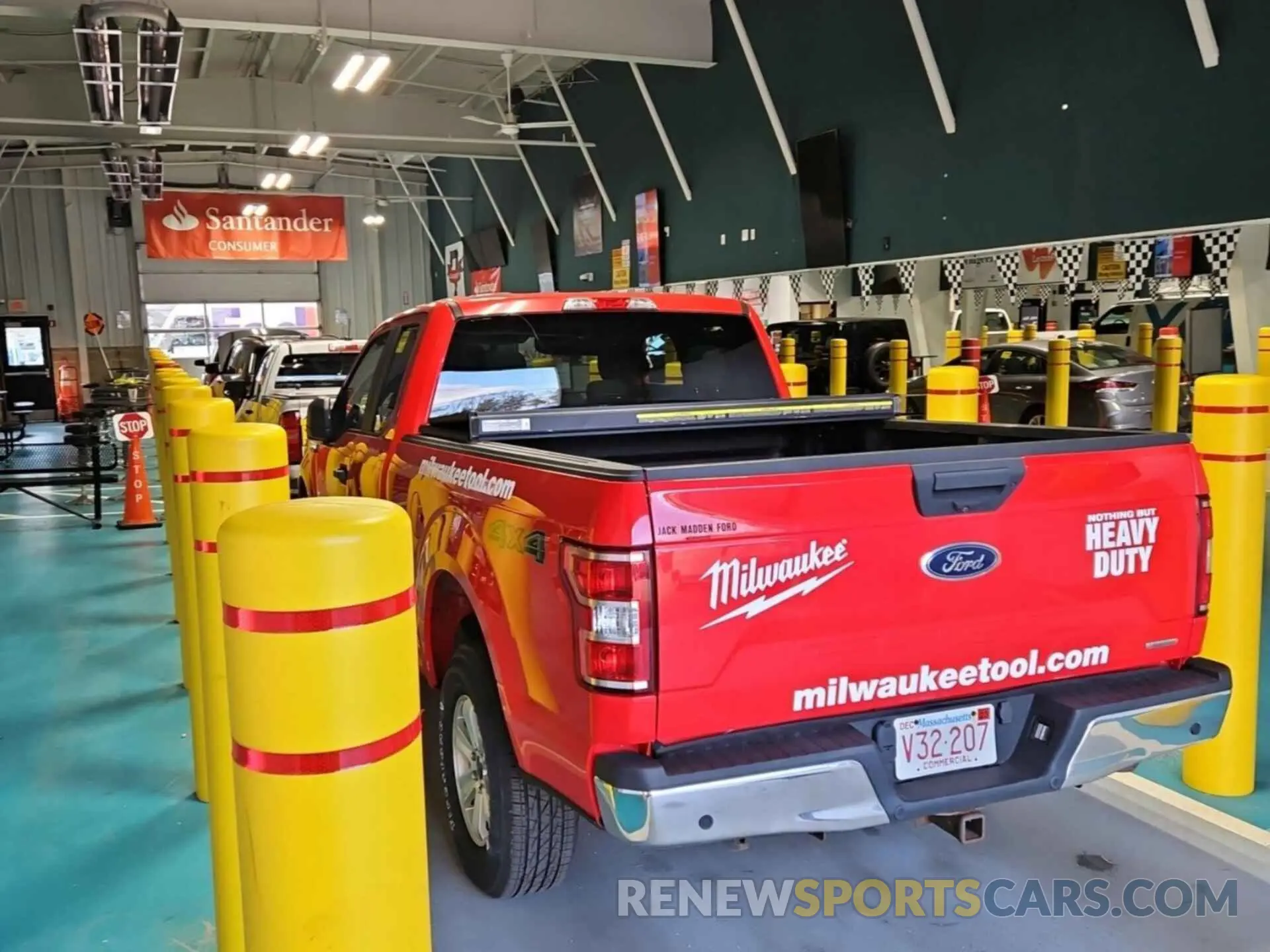 33 Photograph of a damaged car 1FTFX1E42KKE85272 FORD F150 2019