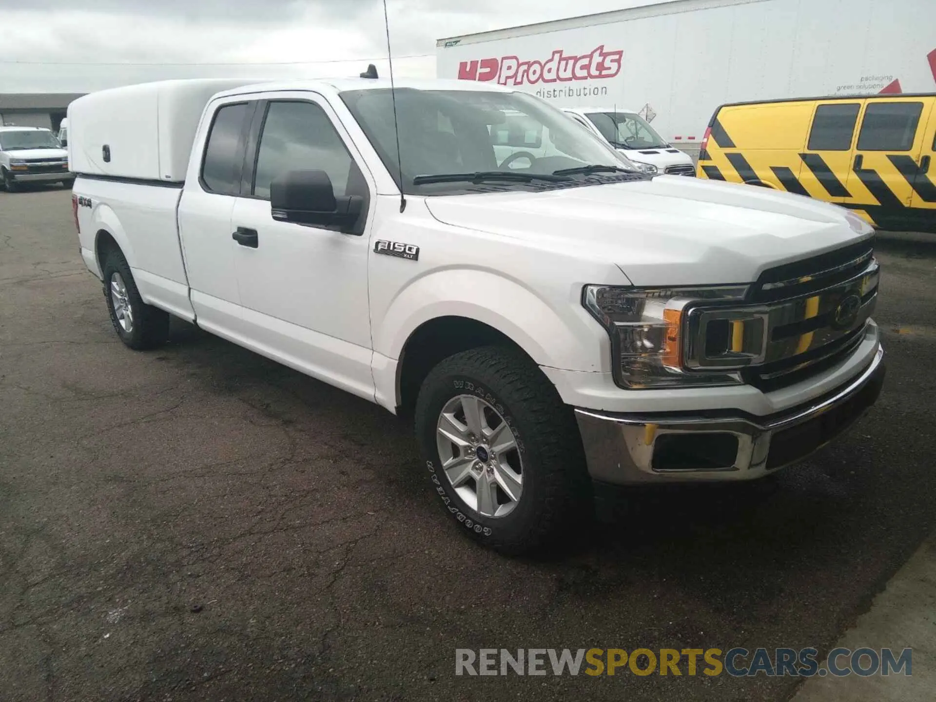 18 Photograph of a damaged car 1FTFX1E48KKC43621 FORD F150 2019