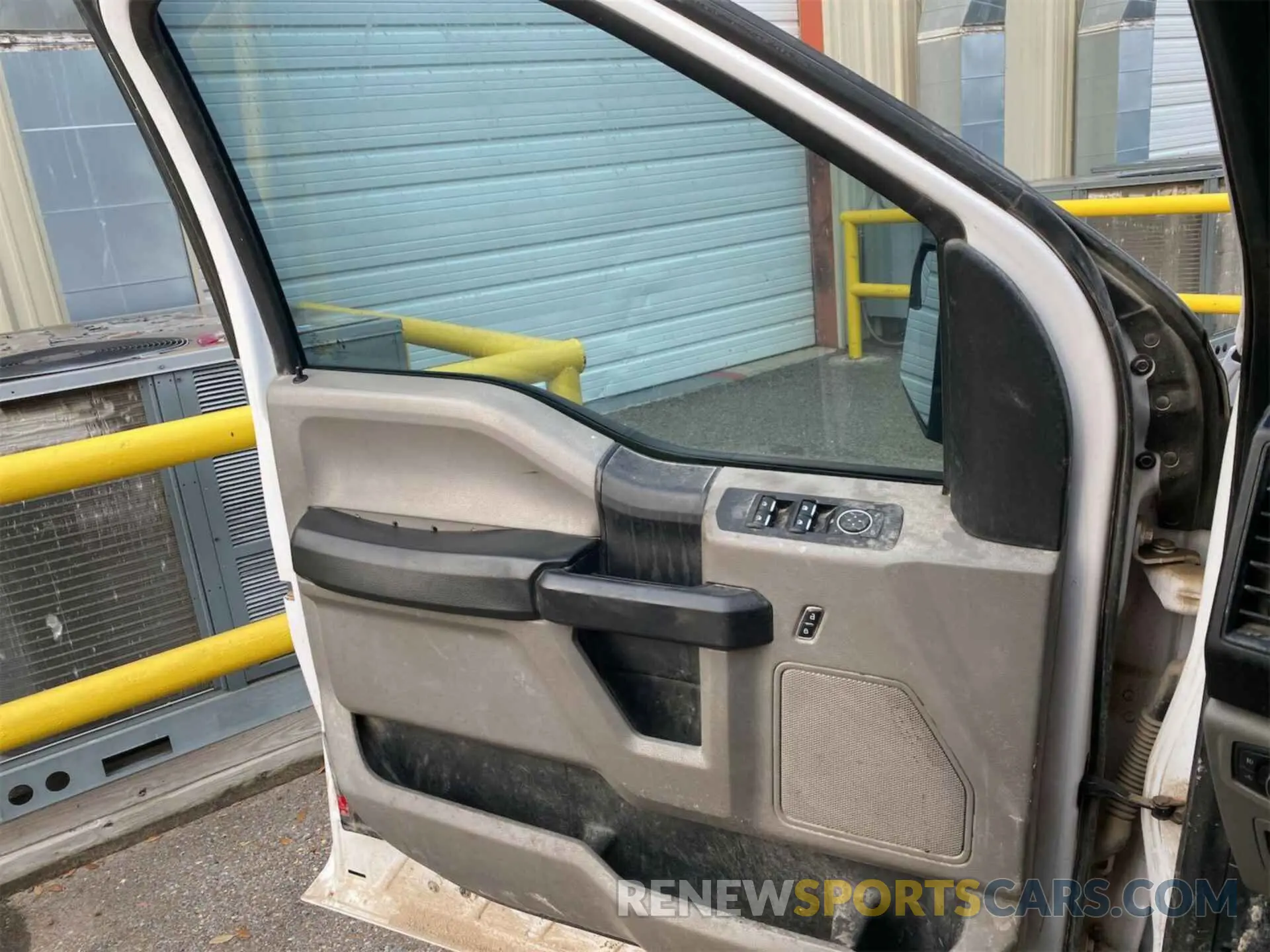 18 Photograph of a damaged car 1FTFX1E56KKE52560 FORD F150 2019