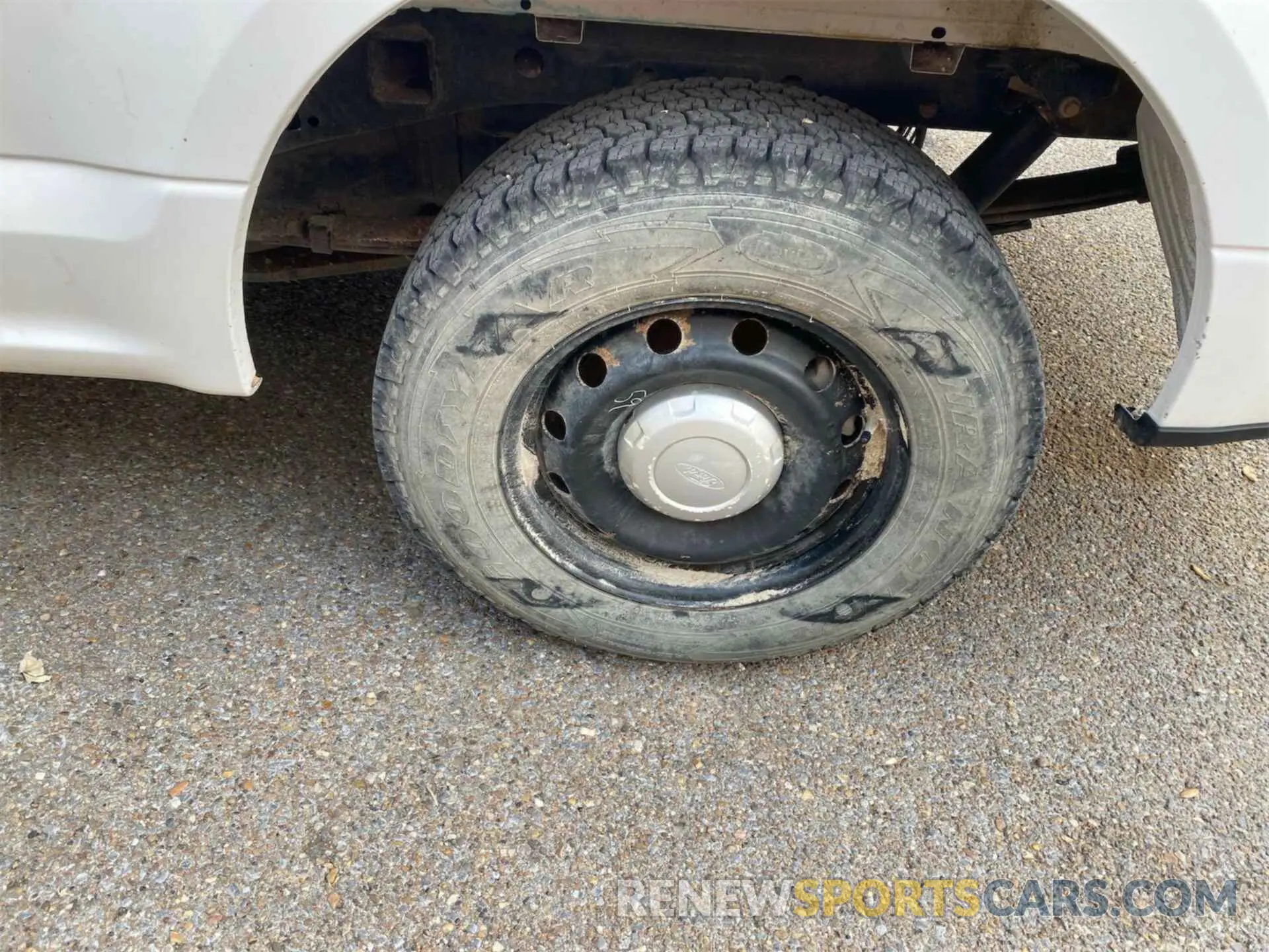 24 Photograph of a damaged car 1FTFX1E56KKE52560 FORD F150 2019