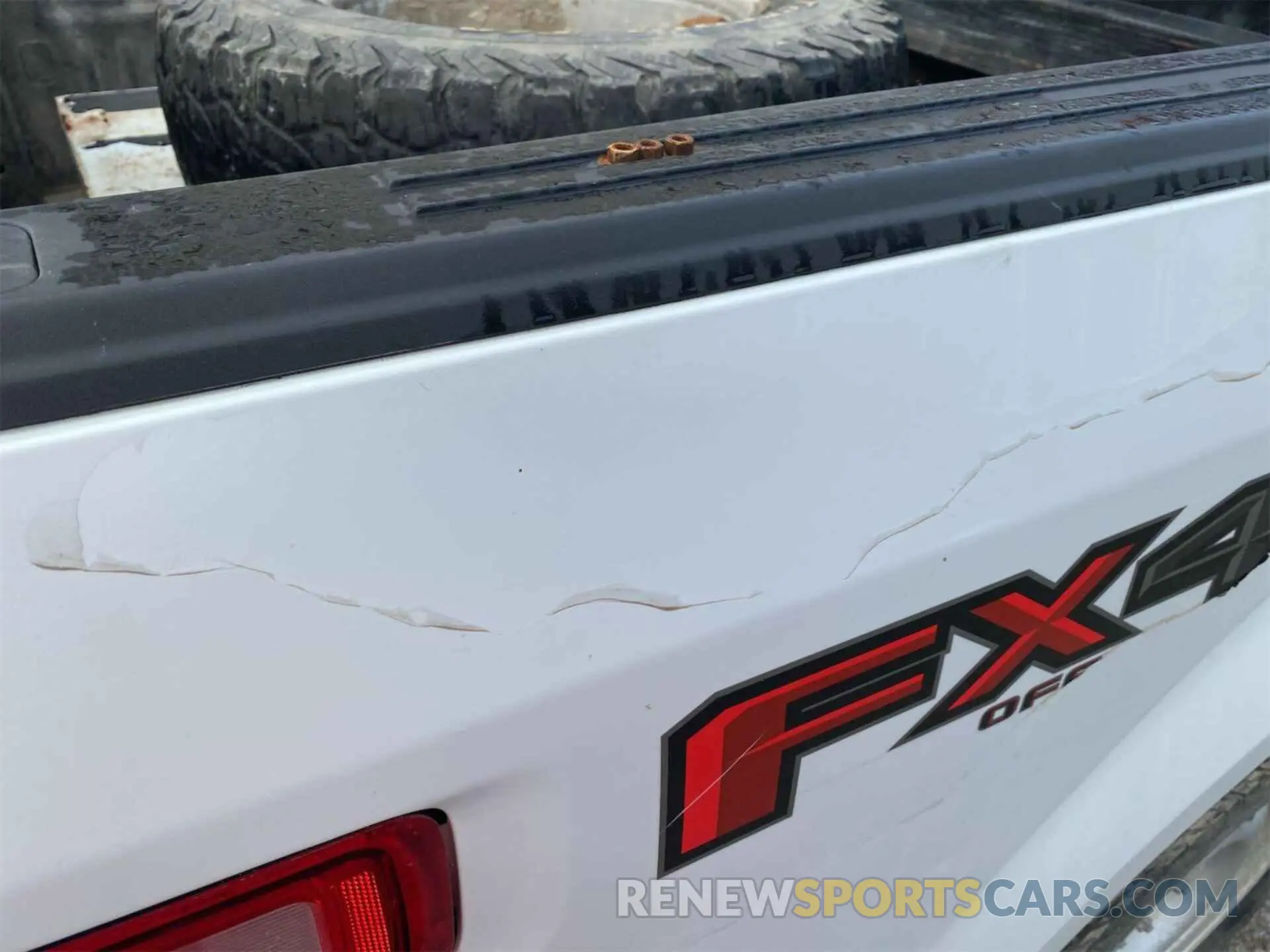 33 Photograph of a damaged car 1FTFX1E56KKE52560 FORD F150 2019