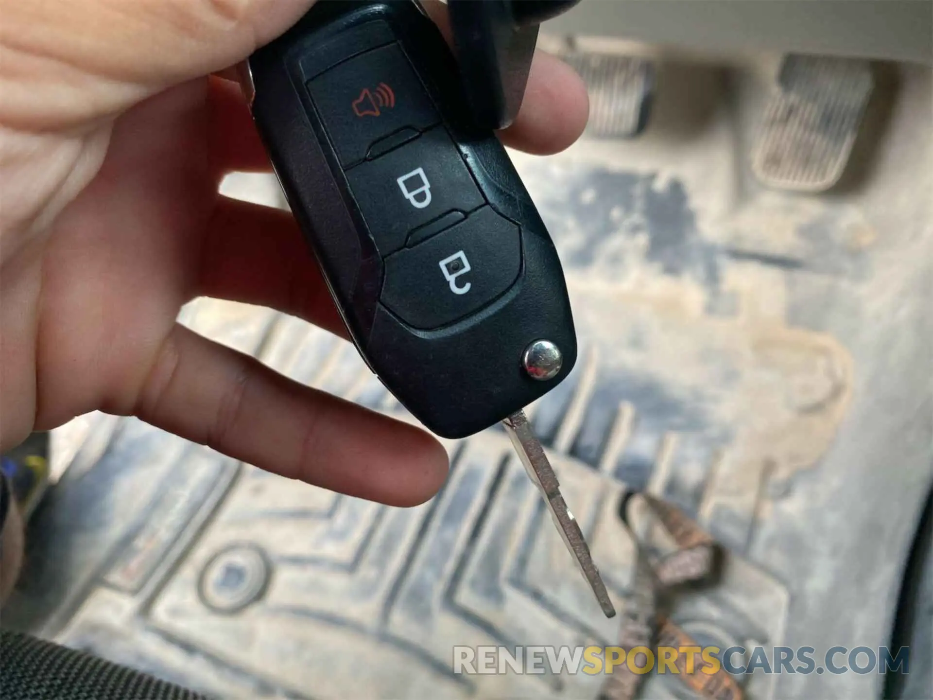 8 Photograph of a damaged car 1FTFX1E56KKE52560 FORD F150 2019