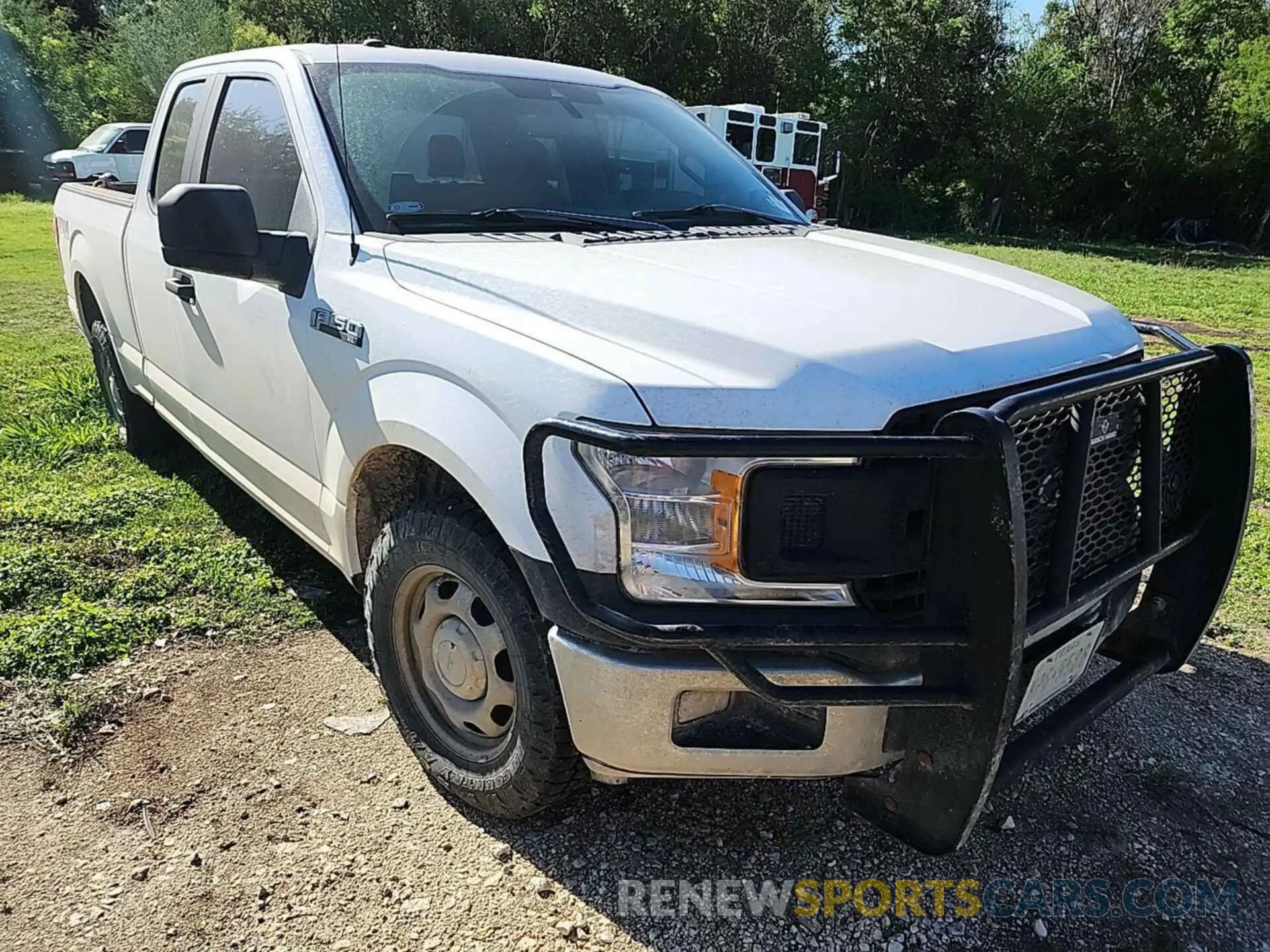 18 Photograph of a damaged car 1FTFX1E5XKKD84568 FORD F150 2019