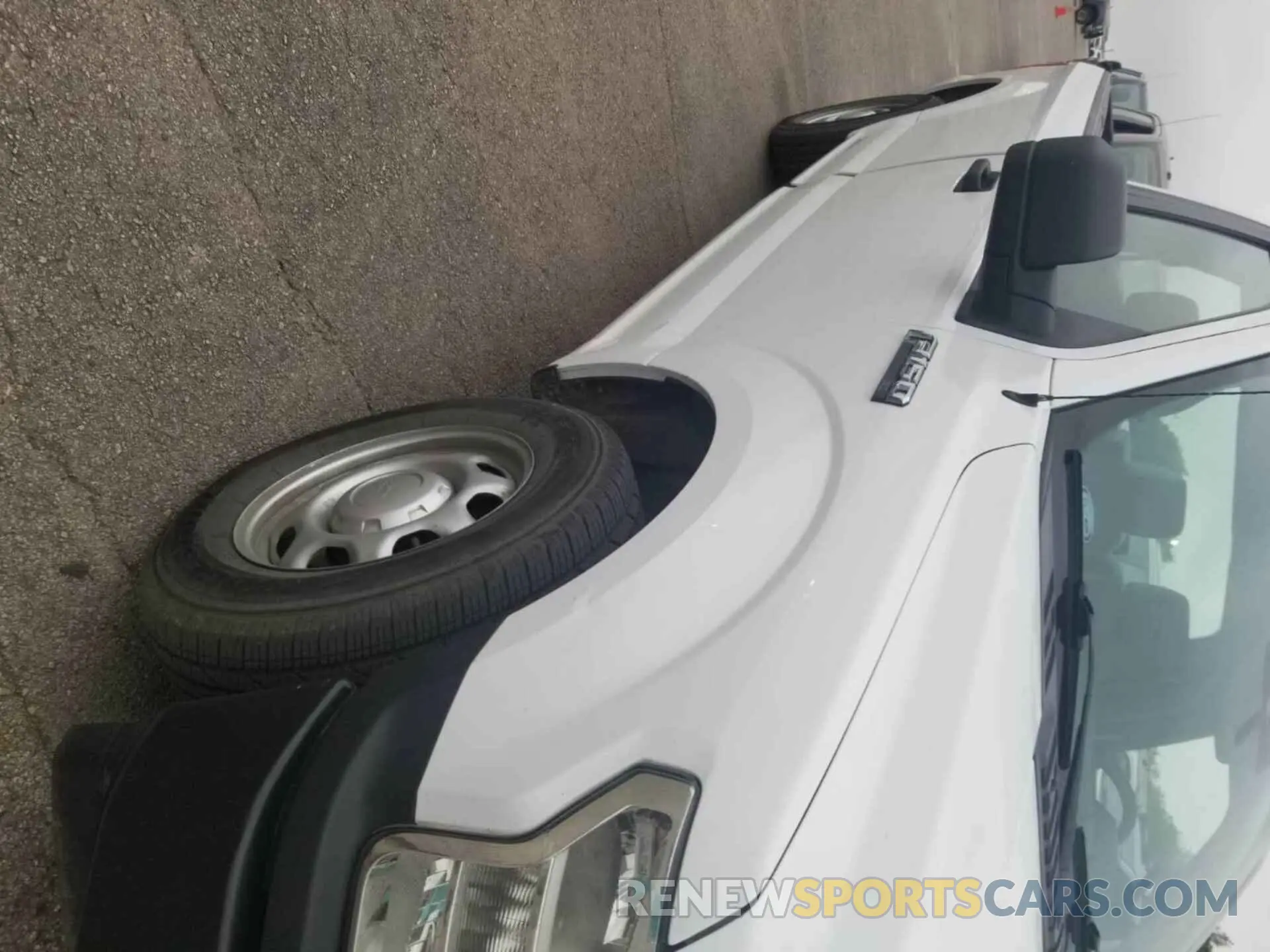 1 Фотография поврежденного автомобиля 1FTMF1C59KKD85160 FORD F150 2019