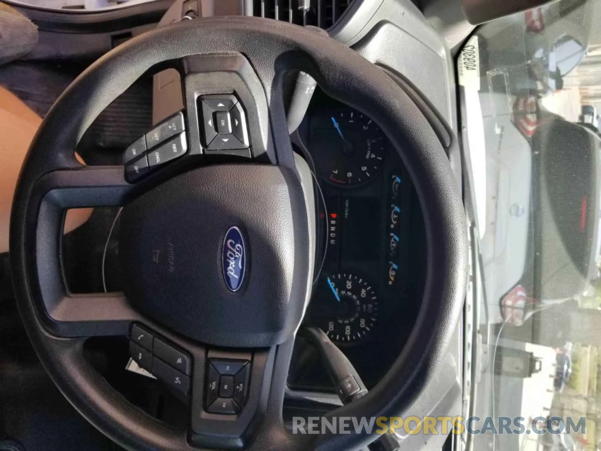 9 Фотография поврежденного автомобиля 1FTMF1C59KKD85160 FORD F150 2019