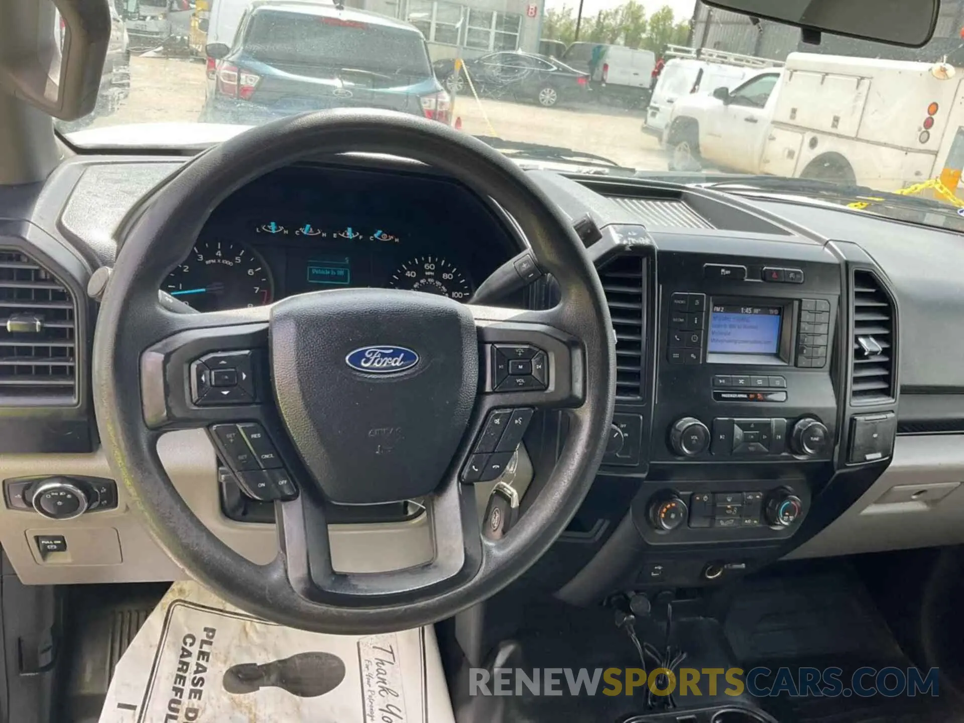 4 Фотография поврежденного автомобиля 1FTMF1CB0KKC92436 FORD F150 2019