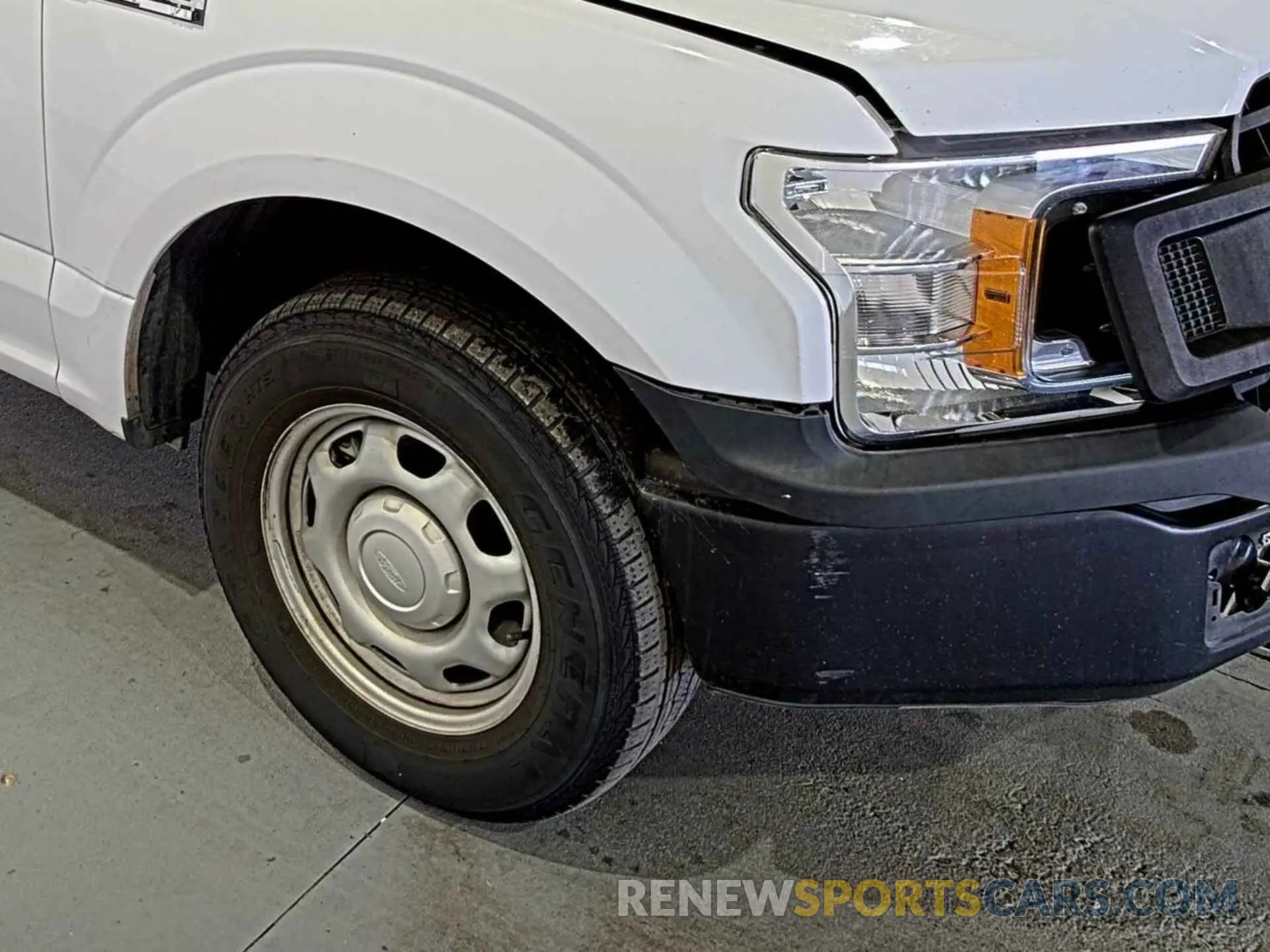 30 Фотография поврежденного автомобиля 1FTMF1CB3KKC98828 FORD F150 2019