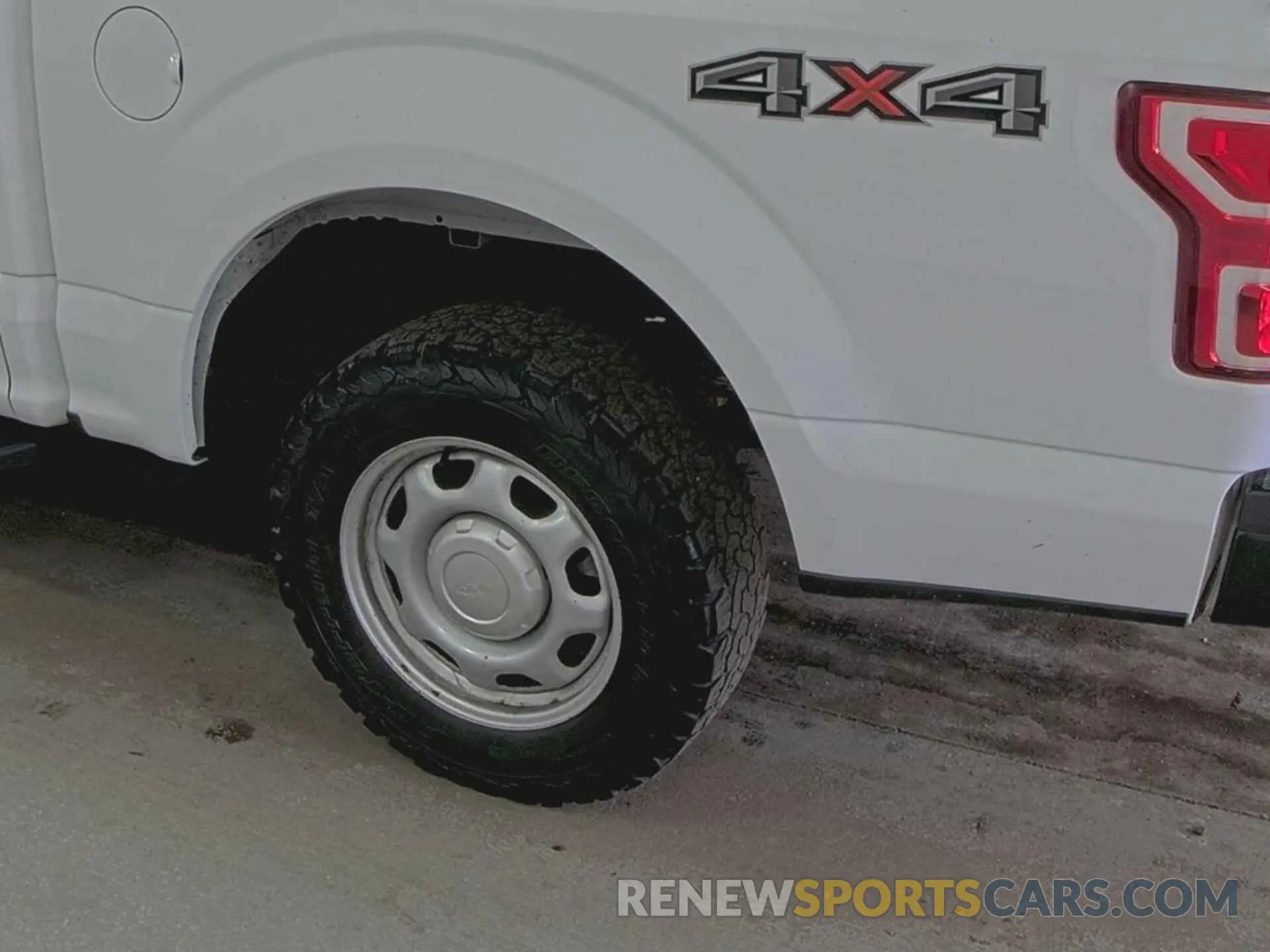 19 Photograph of a damaged car 1FTEW1EB8LFB38617 FORD F150 2020