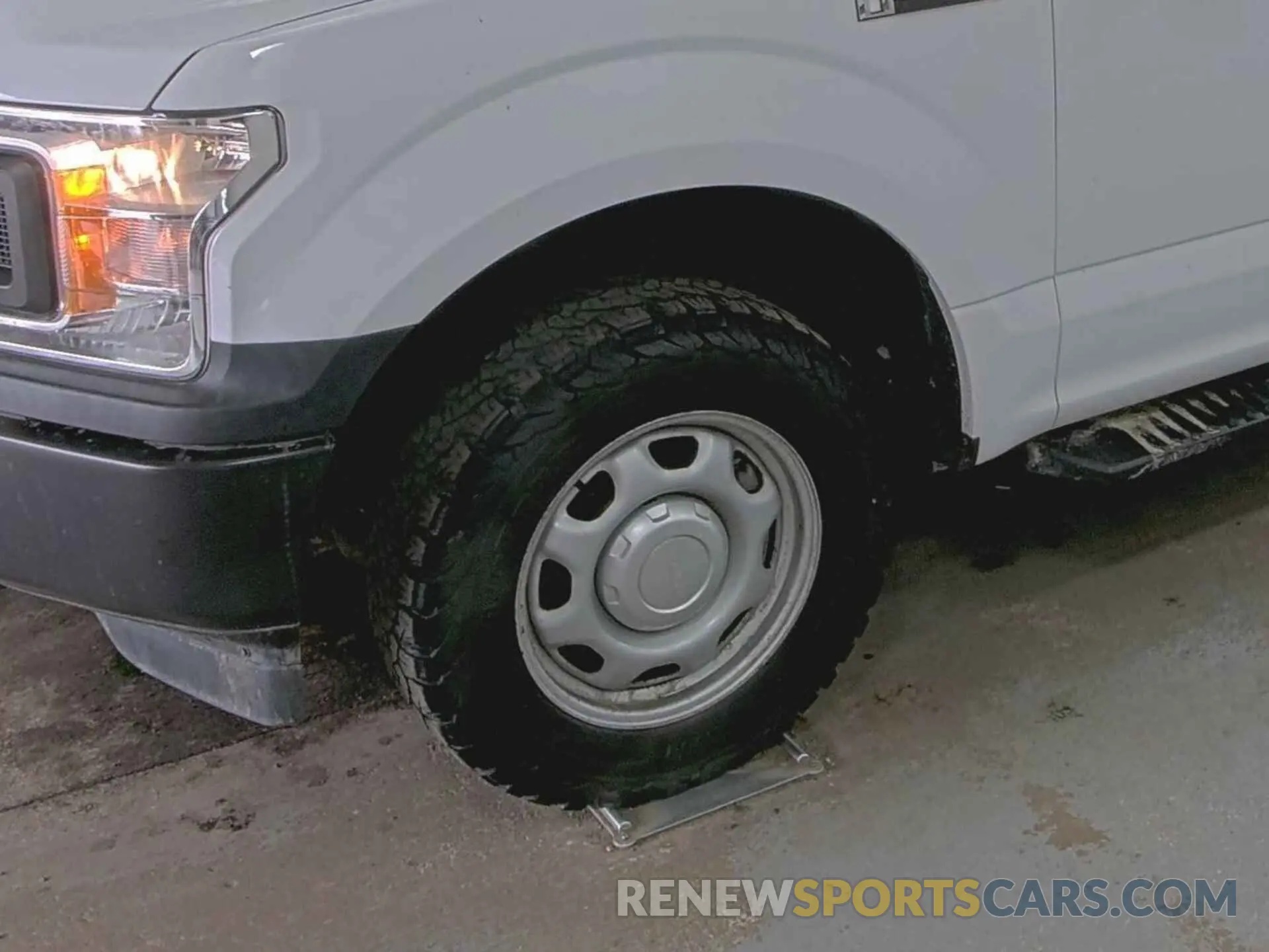 22 Photograph of a damaged car 1FTEW1EB8LFB38617 FORD F150 2020