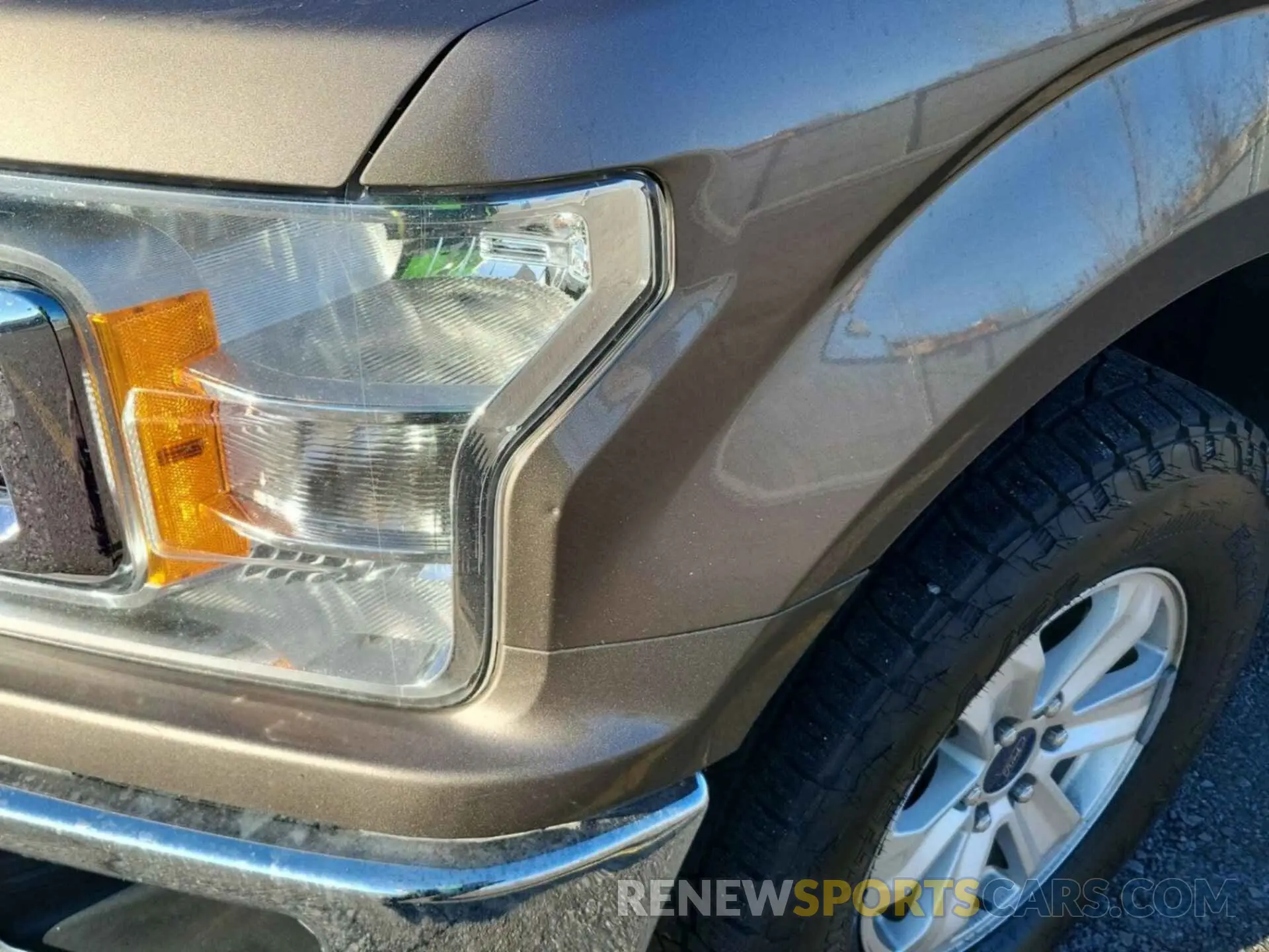 52 Photograph of a damaged car 1FTEW1EP3LKD10572 FORD F150 2020