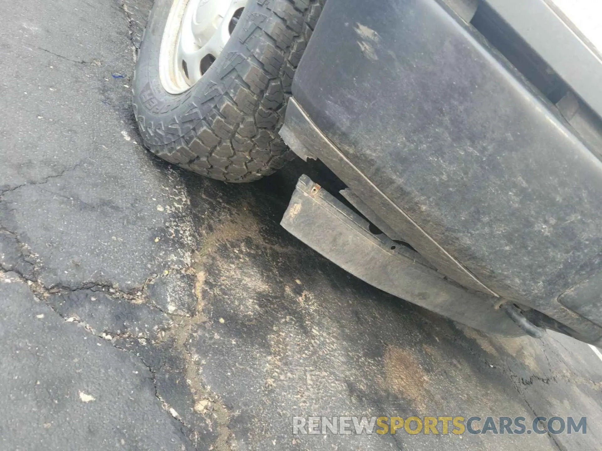 28 Photograph of a damaged car 1FTFX1E59LKD35590 FORD F150 2020