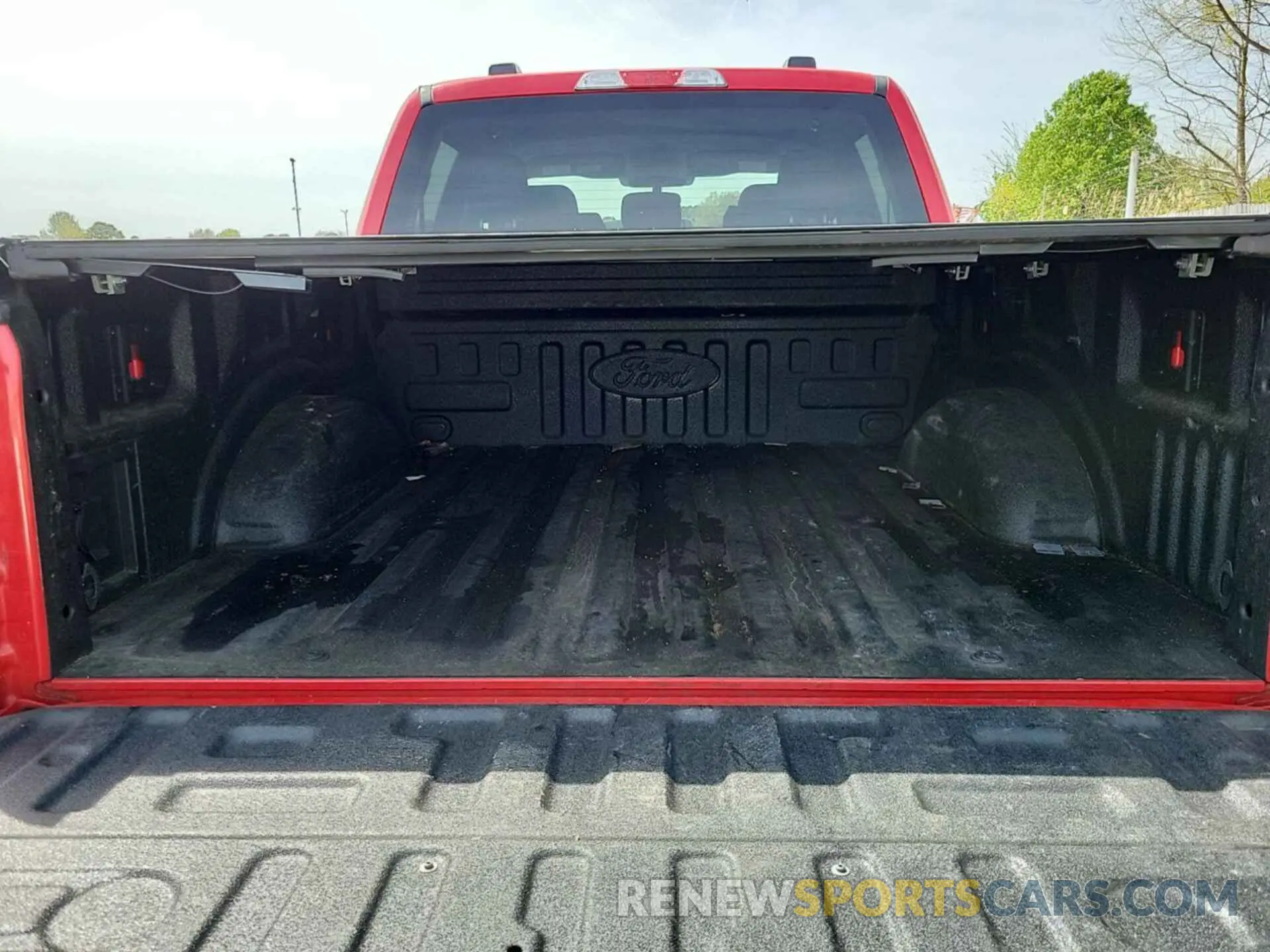 33 Photograph of a damaged car 1FTFW1E81MKE96062 FORD F150 2021