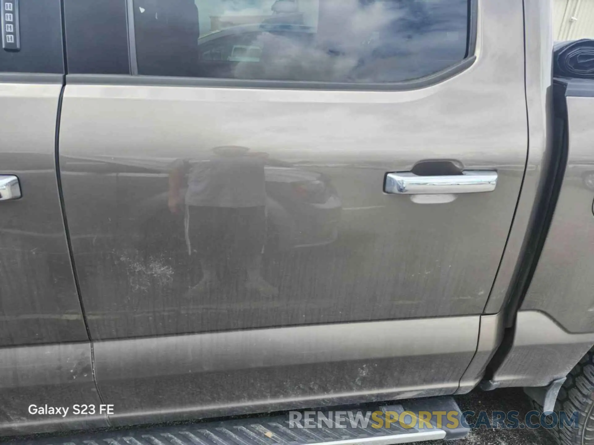 33 Photograph of a damaged car 1FTFW1E8XMFC86567 FORD F150 2021