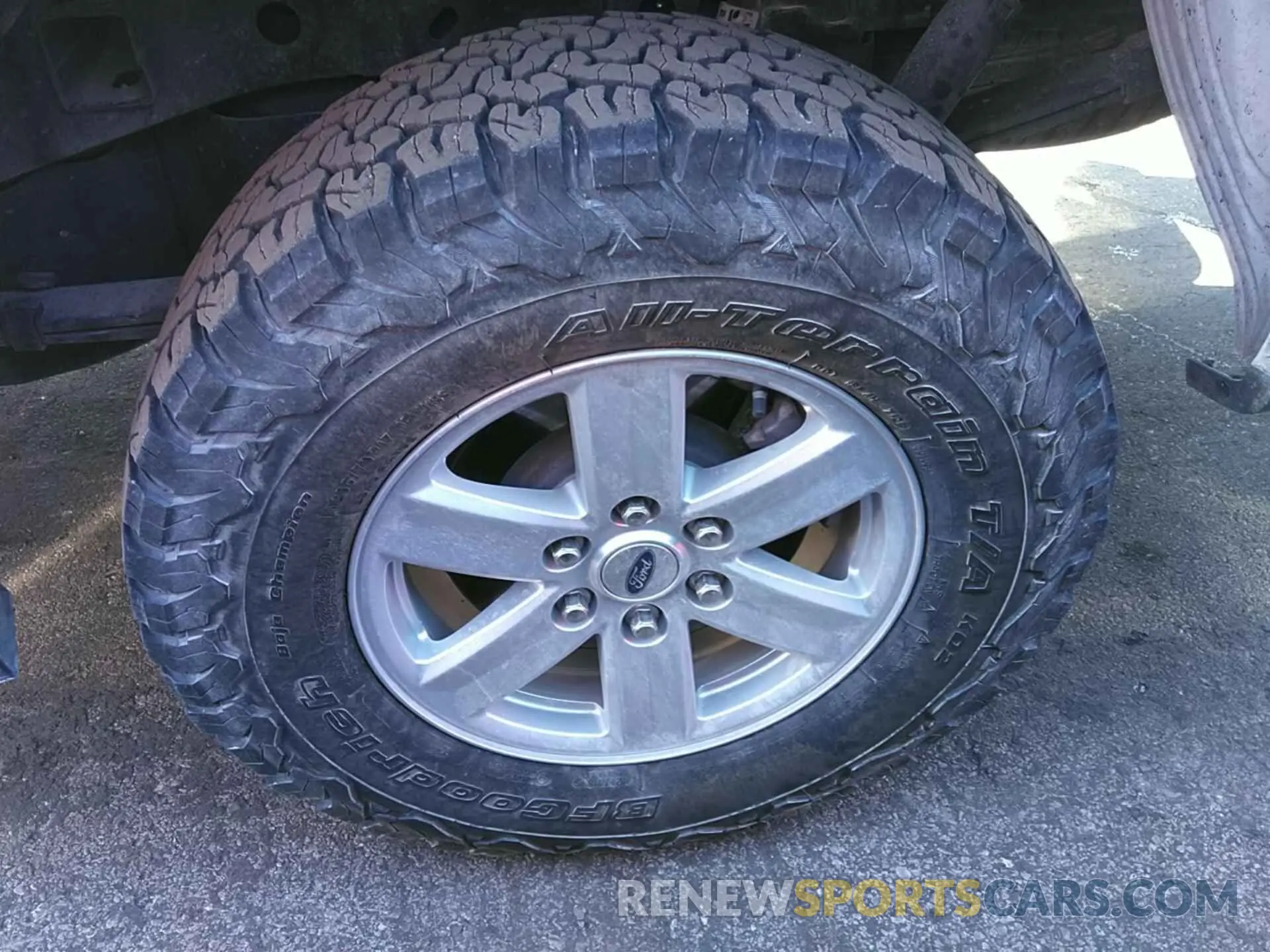 33 Photograph of a damaged car 1FTFW1ED2MFD13242 FORD F150 2021