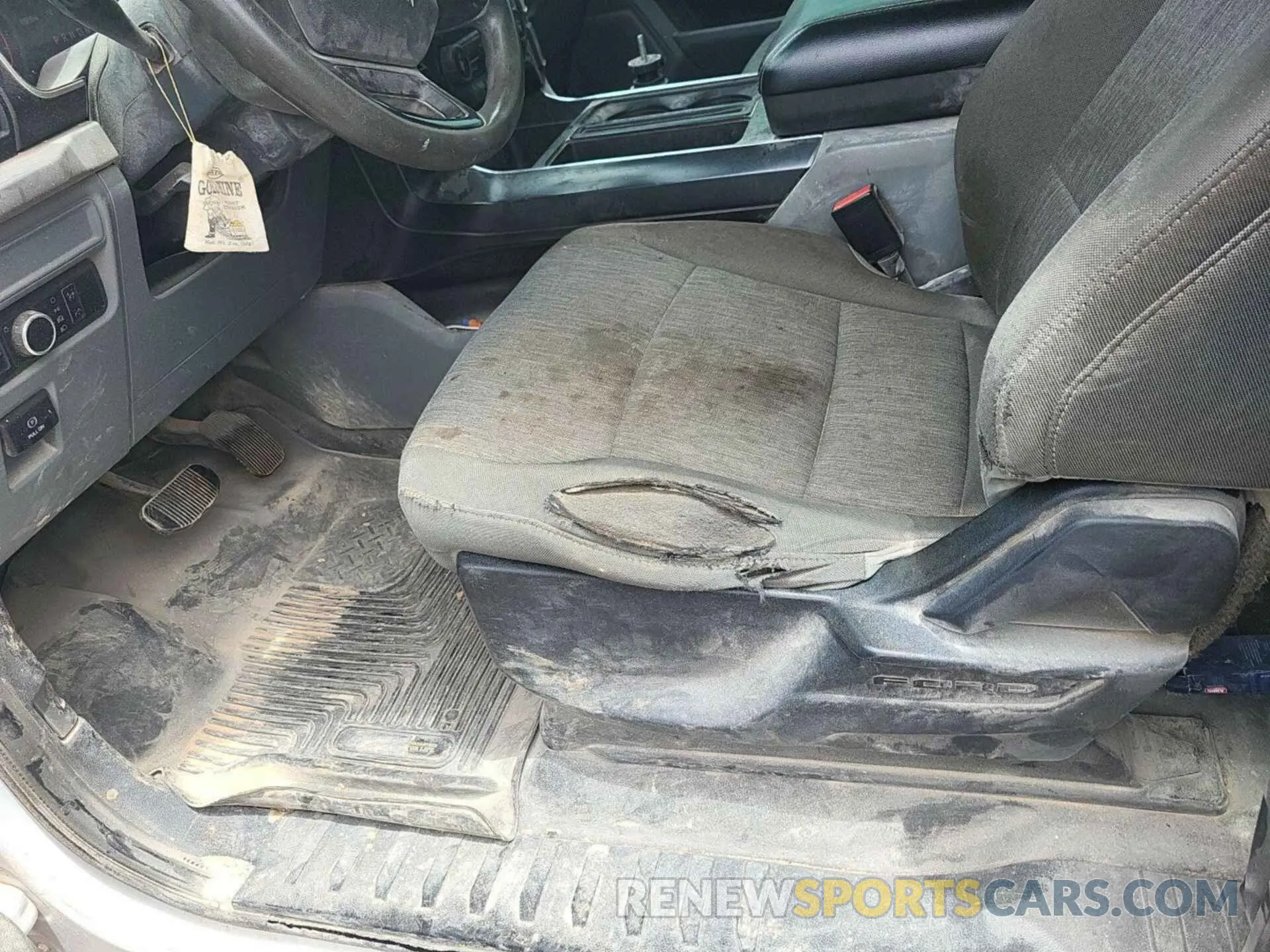 17 Photograph of a damaged car 1FTFX1E59MKE56234 FORD F150 2021