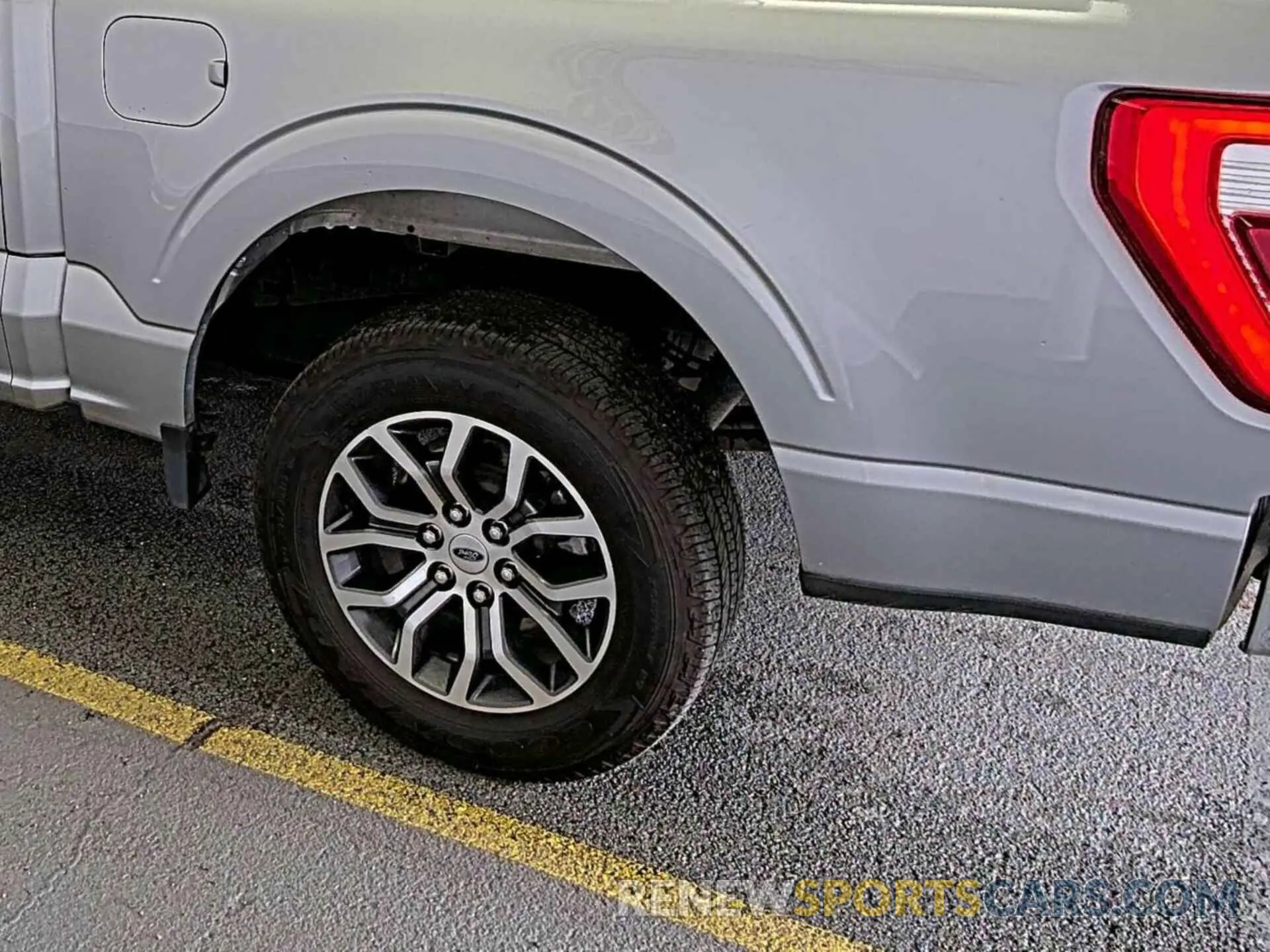 32 Фотография поврежденного автомобиля 1FTEW1CP8NFA40639 FORD F150 2022