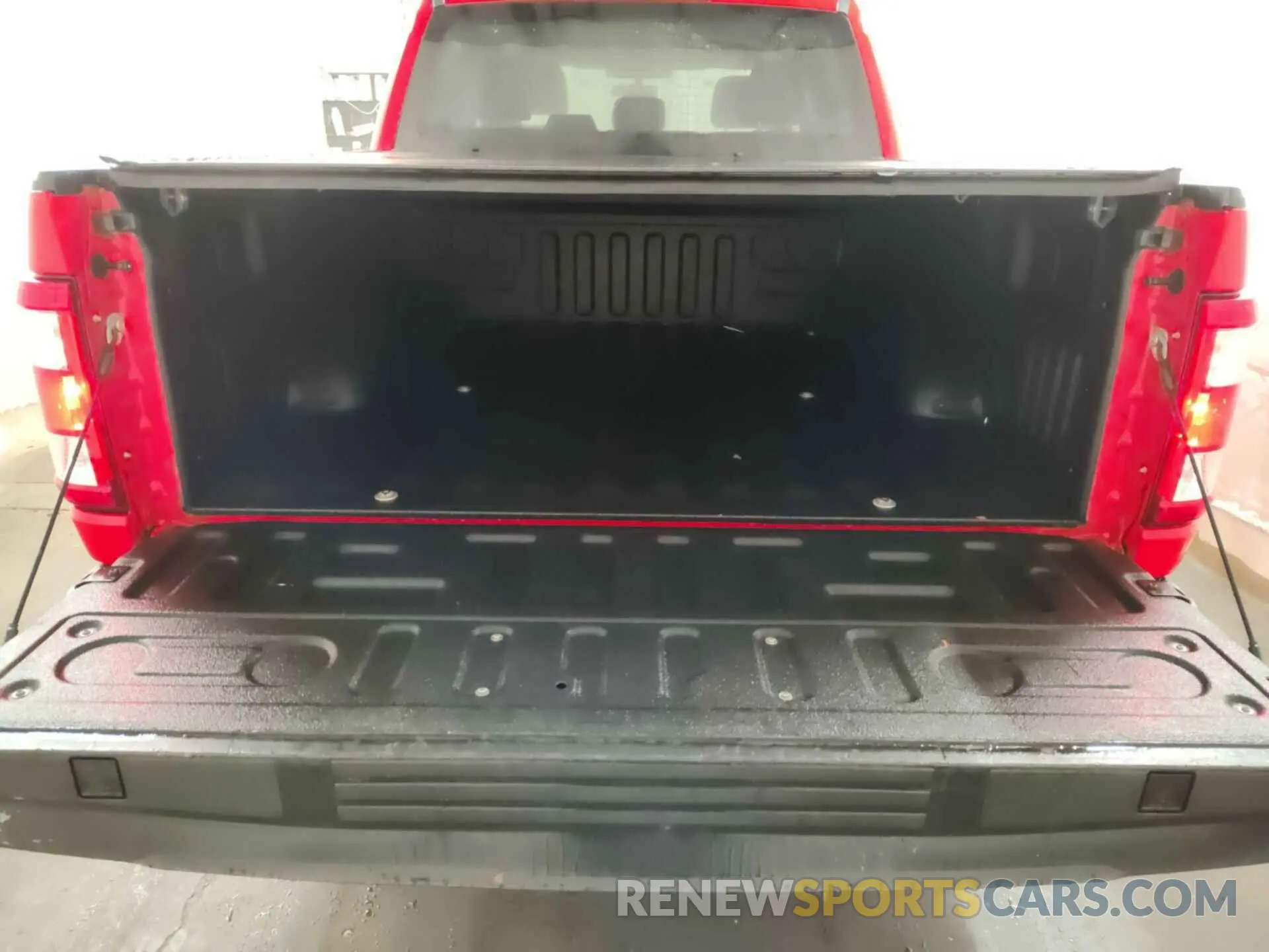 18 Photograph of a damaged car 1FTFW1E84NKE34673 FORD F150 2022