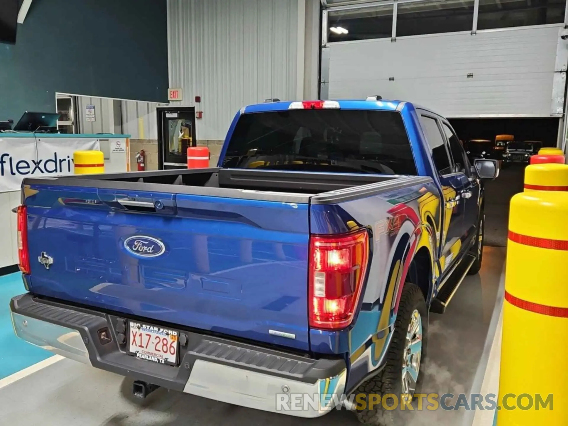 10 Photograph of a damaged car 1FTFW1E8XNKD62085 FORD F150 2022