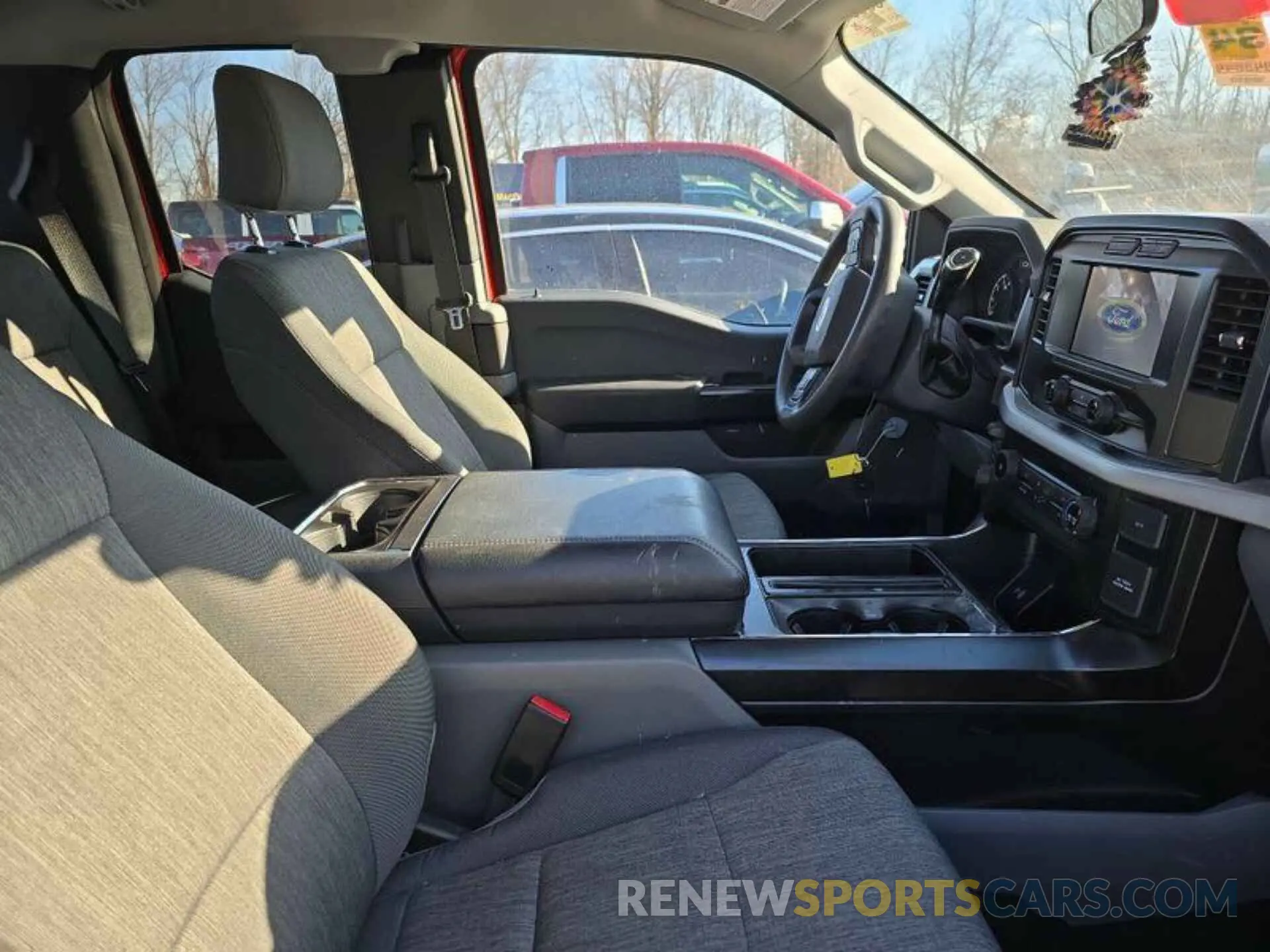 18 Photograph of a damaged car 1FTFX1E84NKE17613 FORD F150 2022