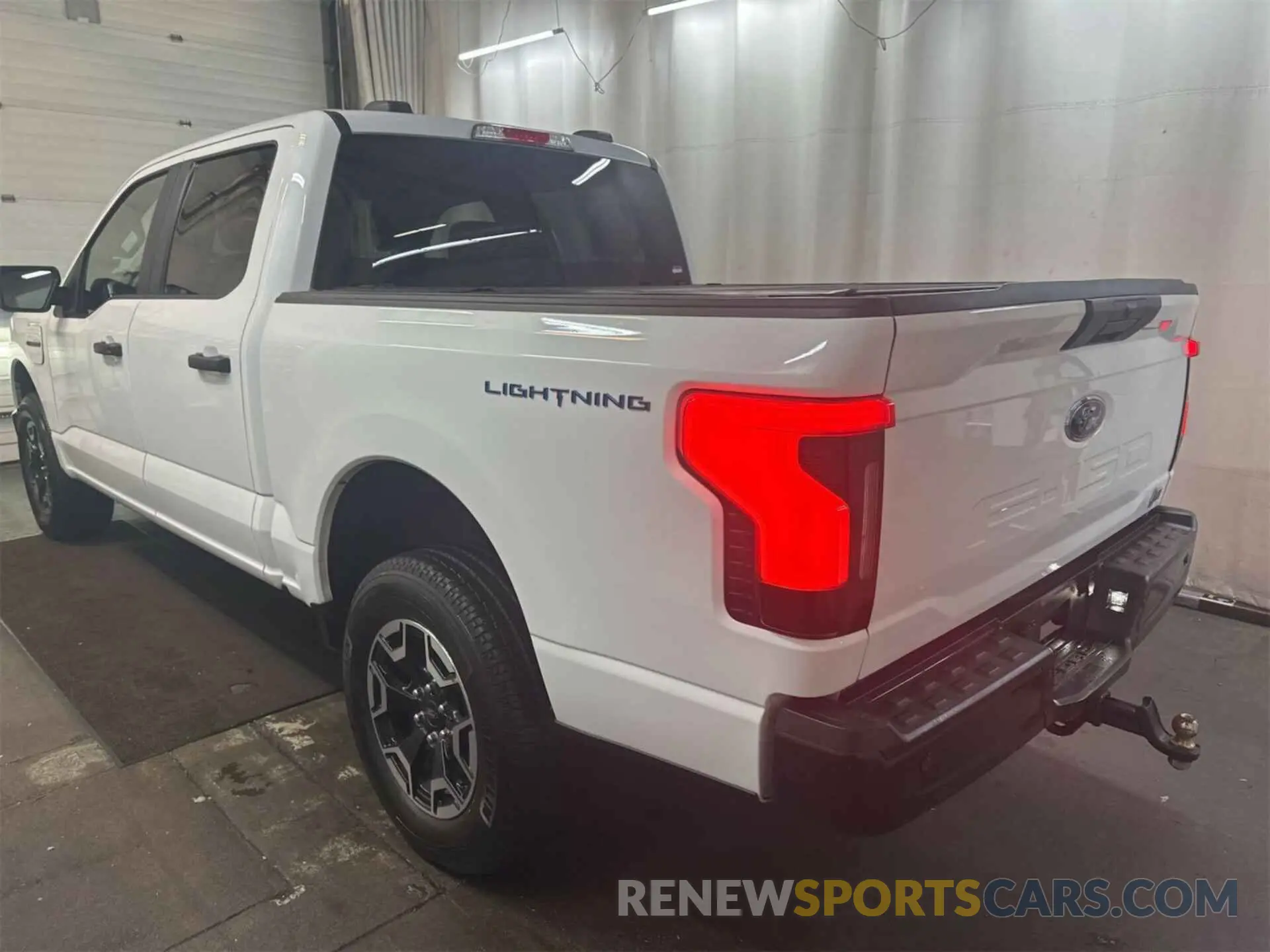 18 Фотография поврежденного автомобиля 1FTVW1EL5NWG08906 FORD F150 2022