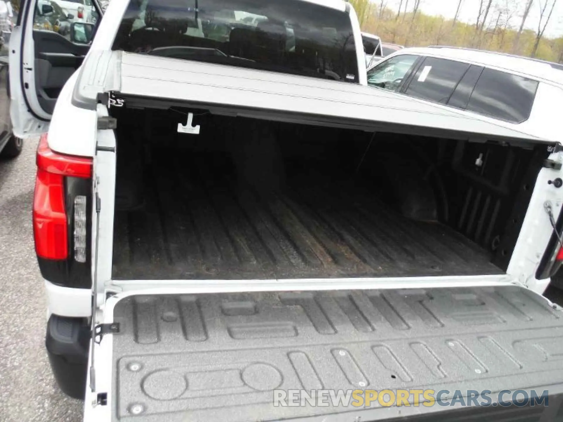 6 Фотография поврежденного автомобиля 1FTVW1EL4PWG02842 FORD F150 2023