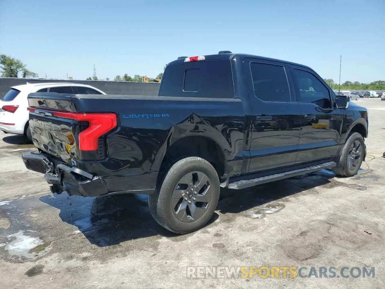 3 Фотография поврежденного автомобиля 1FTVW1EL8PWG07655 FORD F150 LIGHT 2023