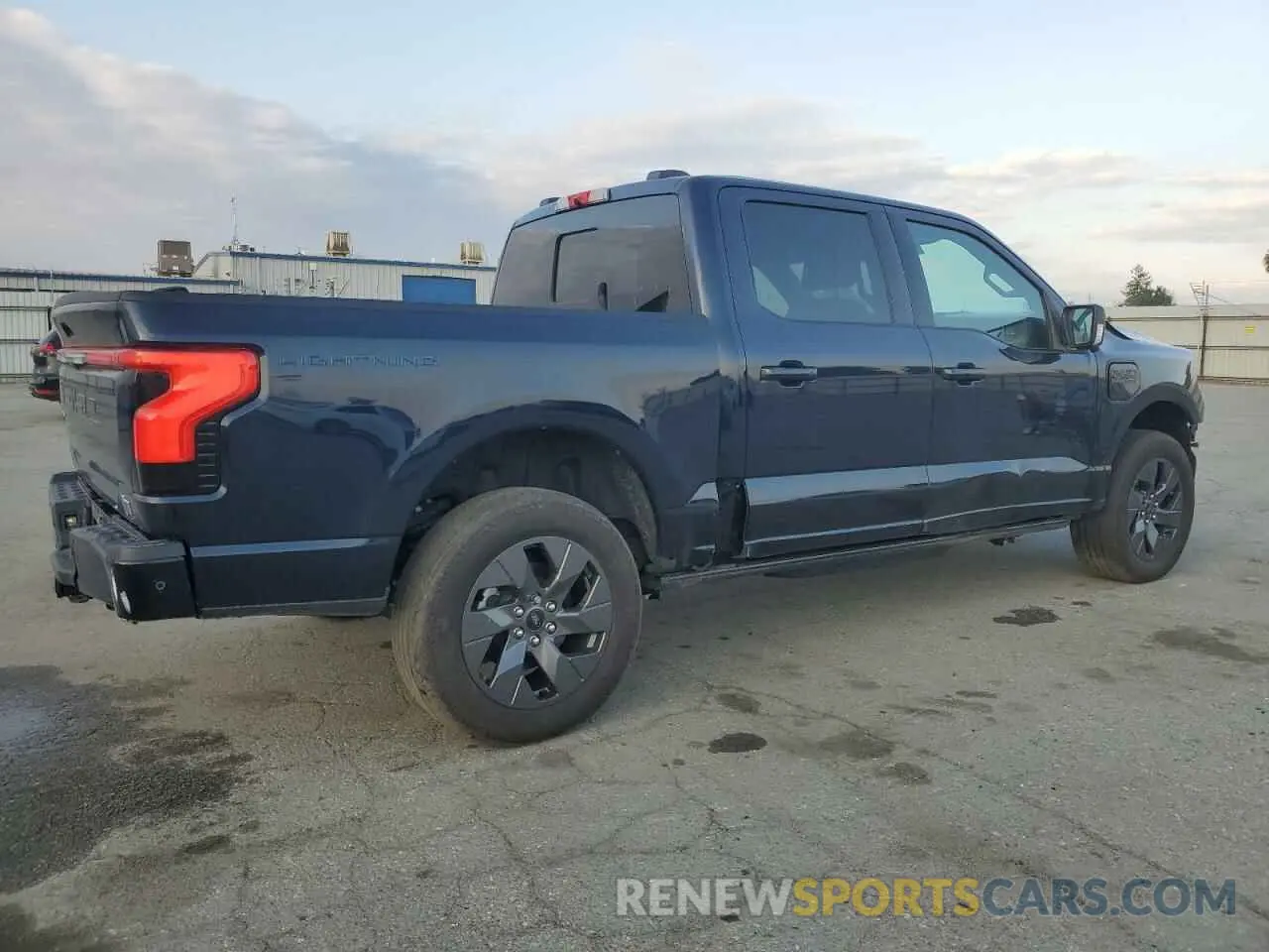 3 Фотография поврежденного автомобиля 1FTVW1EV1PWG16263 FORD F150 LIGHT 2023