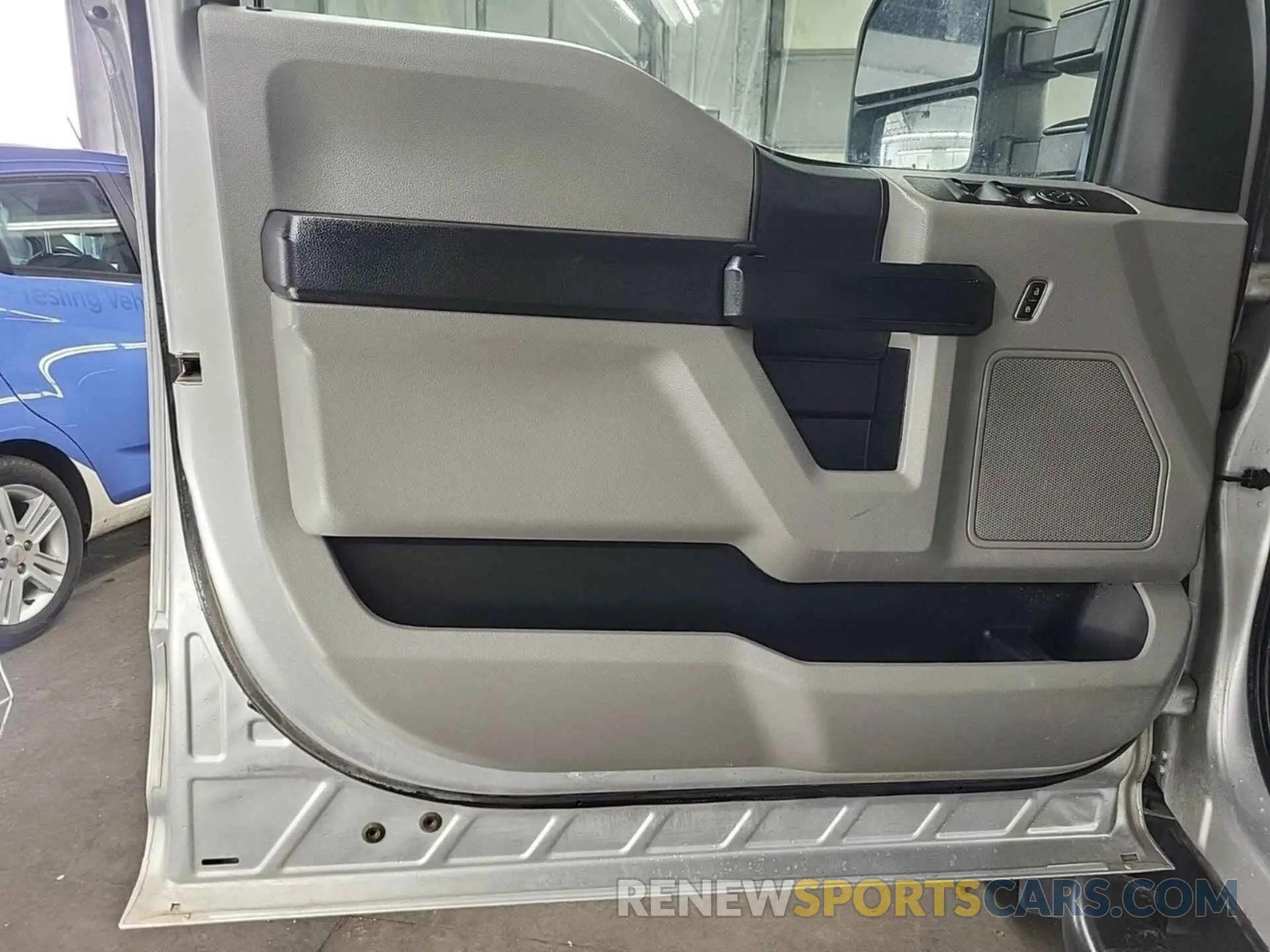 10 Фотография поврежденного автомобиля 1FT7W2B63KEF83440 FORD F250 2019