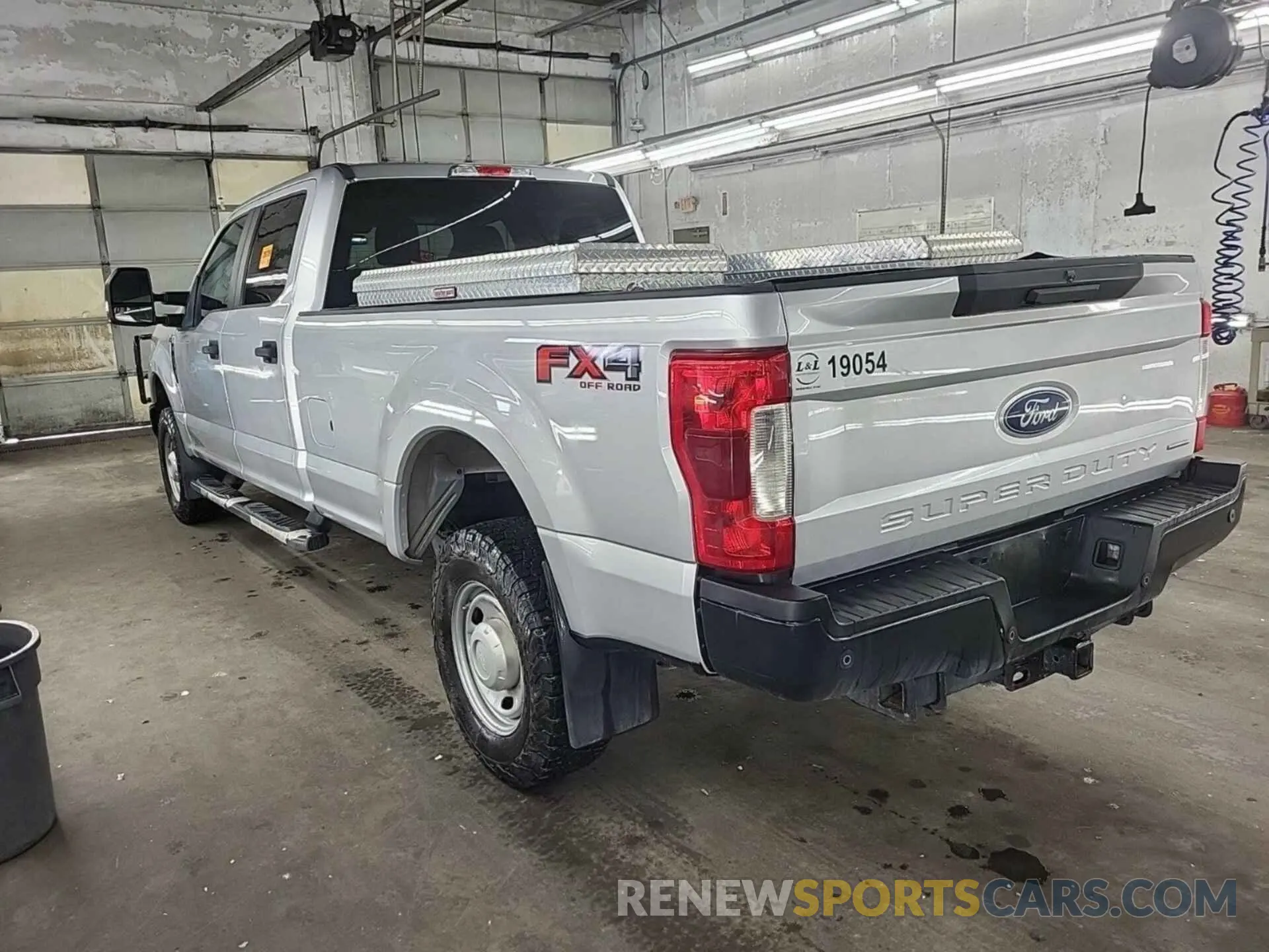43 Фотография поврежденного автомобиля 1FT7W2B63KEF83440 FORD F250 2019
