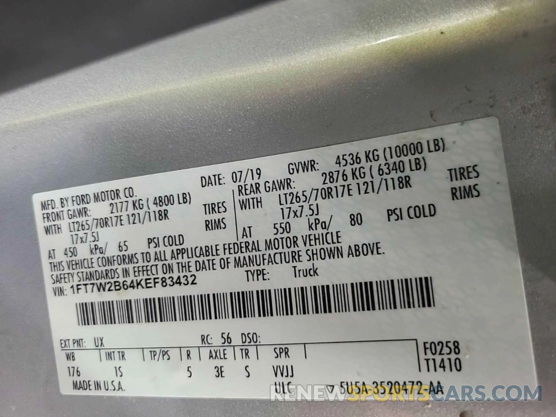 17 Photograph of a damaged car 1FT7W2B64KEF83432 FORD F250 2019