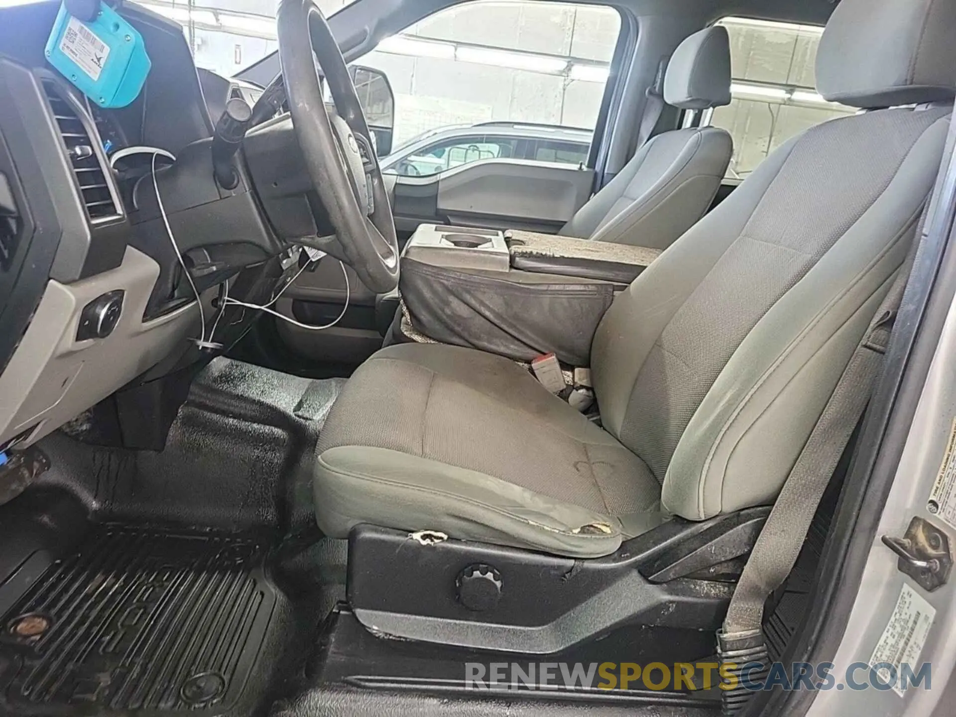 37 Photograph of a damaged car 1FT7W2B64KEF83432 FORD F250 2019