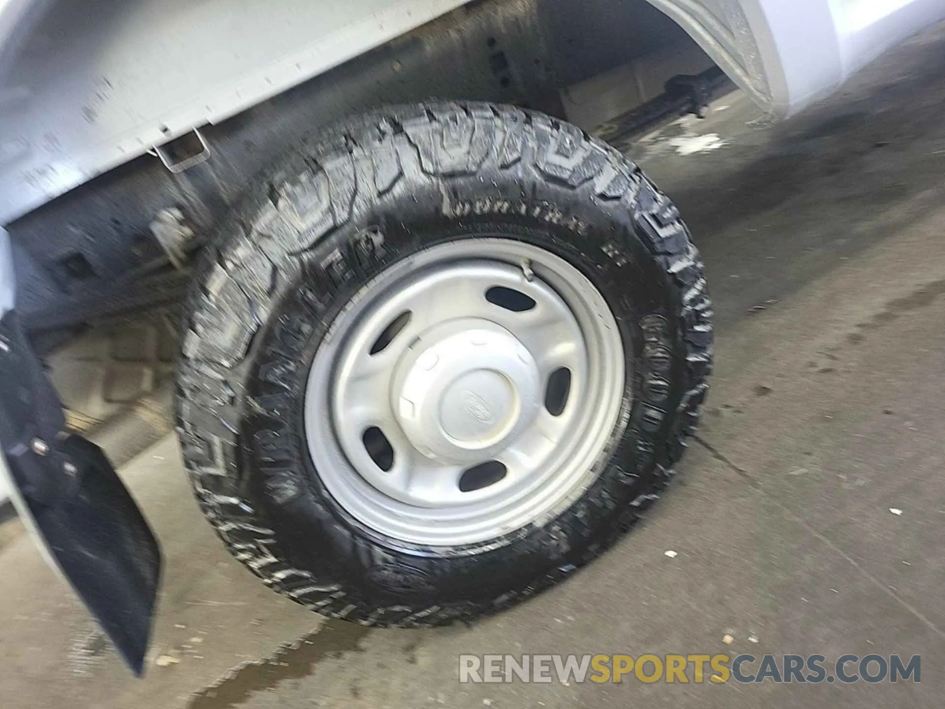 39 Photograph of a damaged car 1FT7W2B64KEF83432 FORD F250 2019