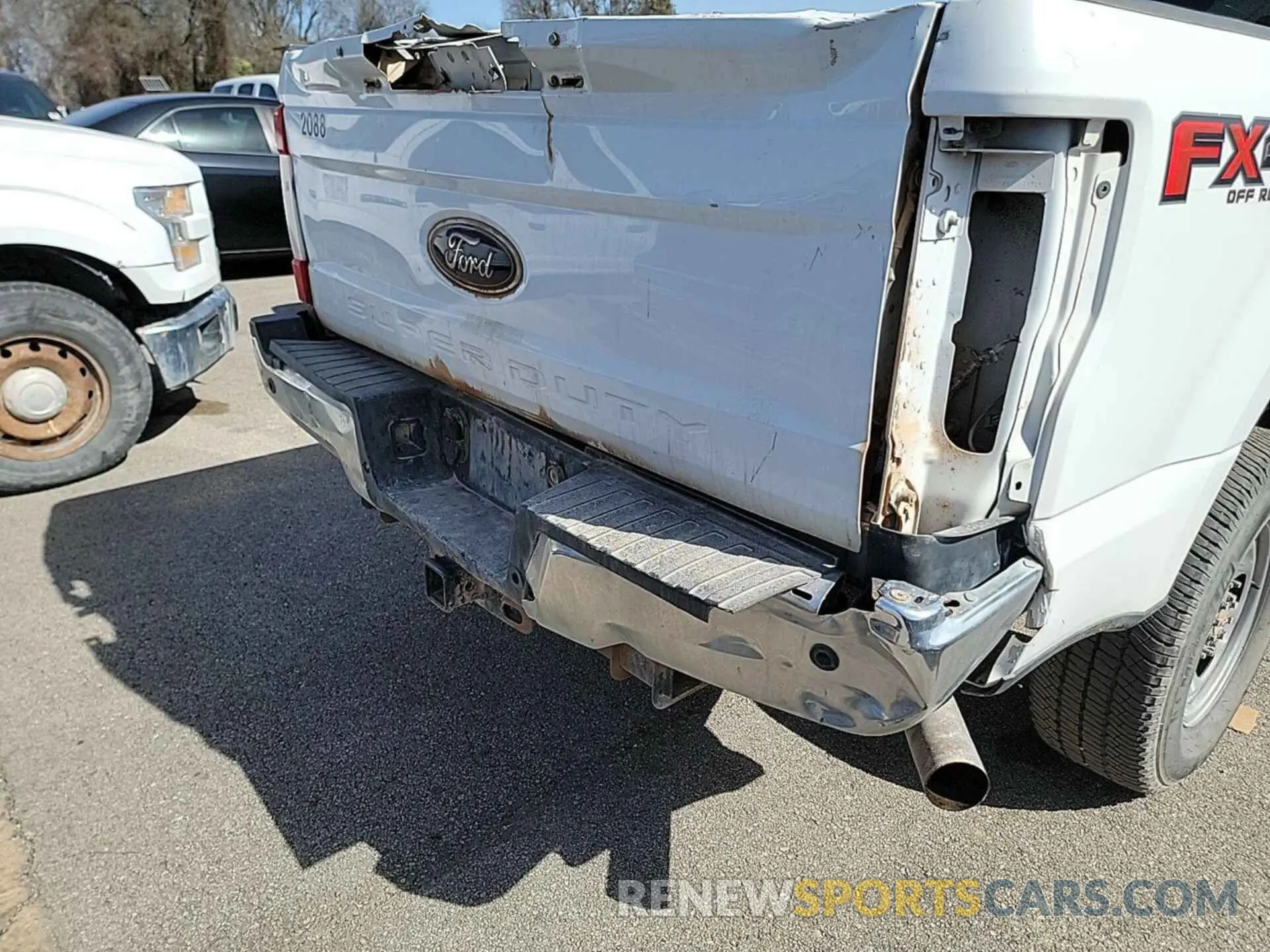 30 Photograph of a damaged car 1FT7W2B65KED10533 FORD F250 2019