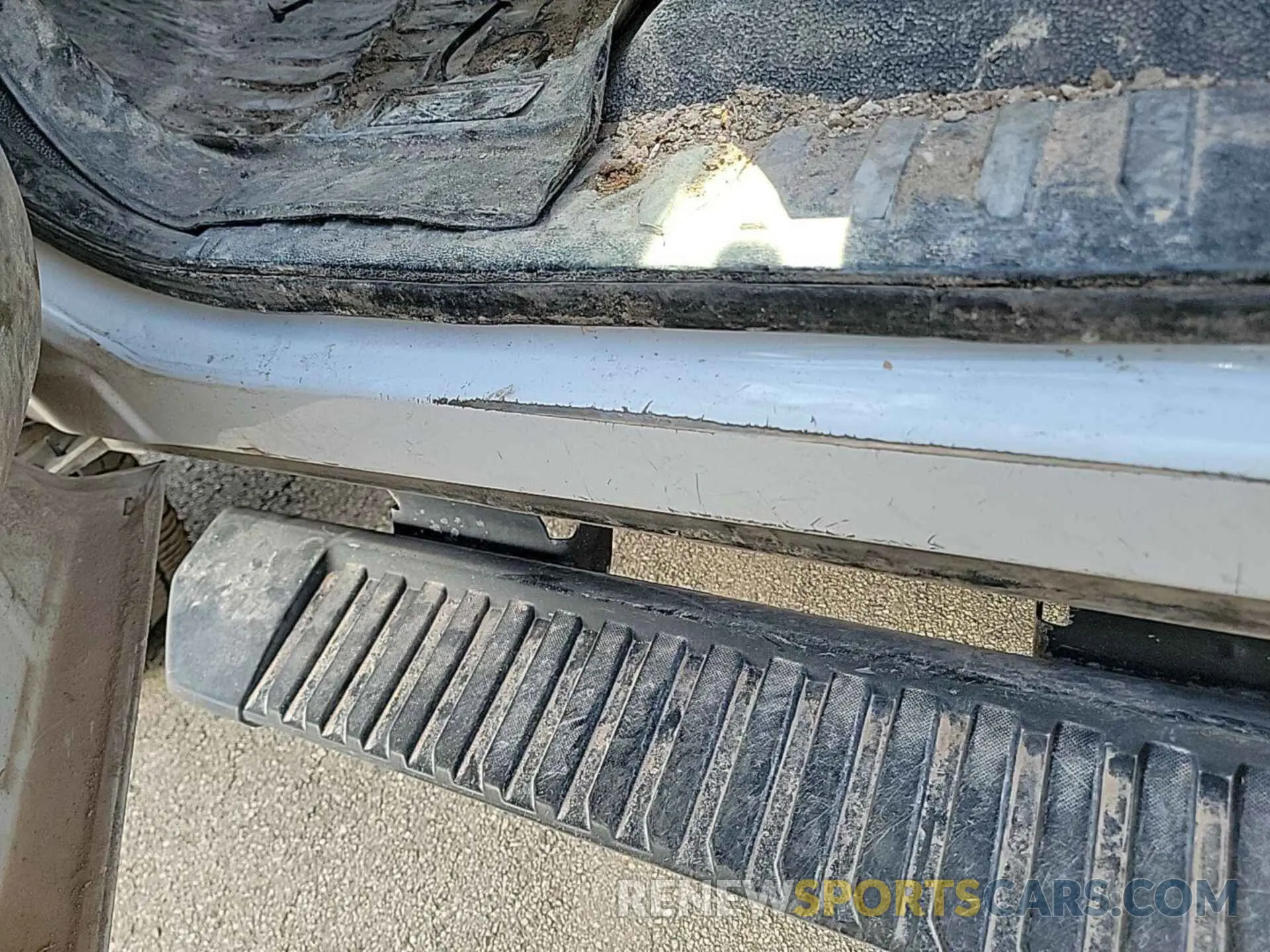32 Photograph of a damaged car 1FT7W2B65KED10533 FORD F250 2019
