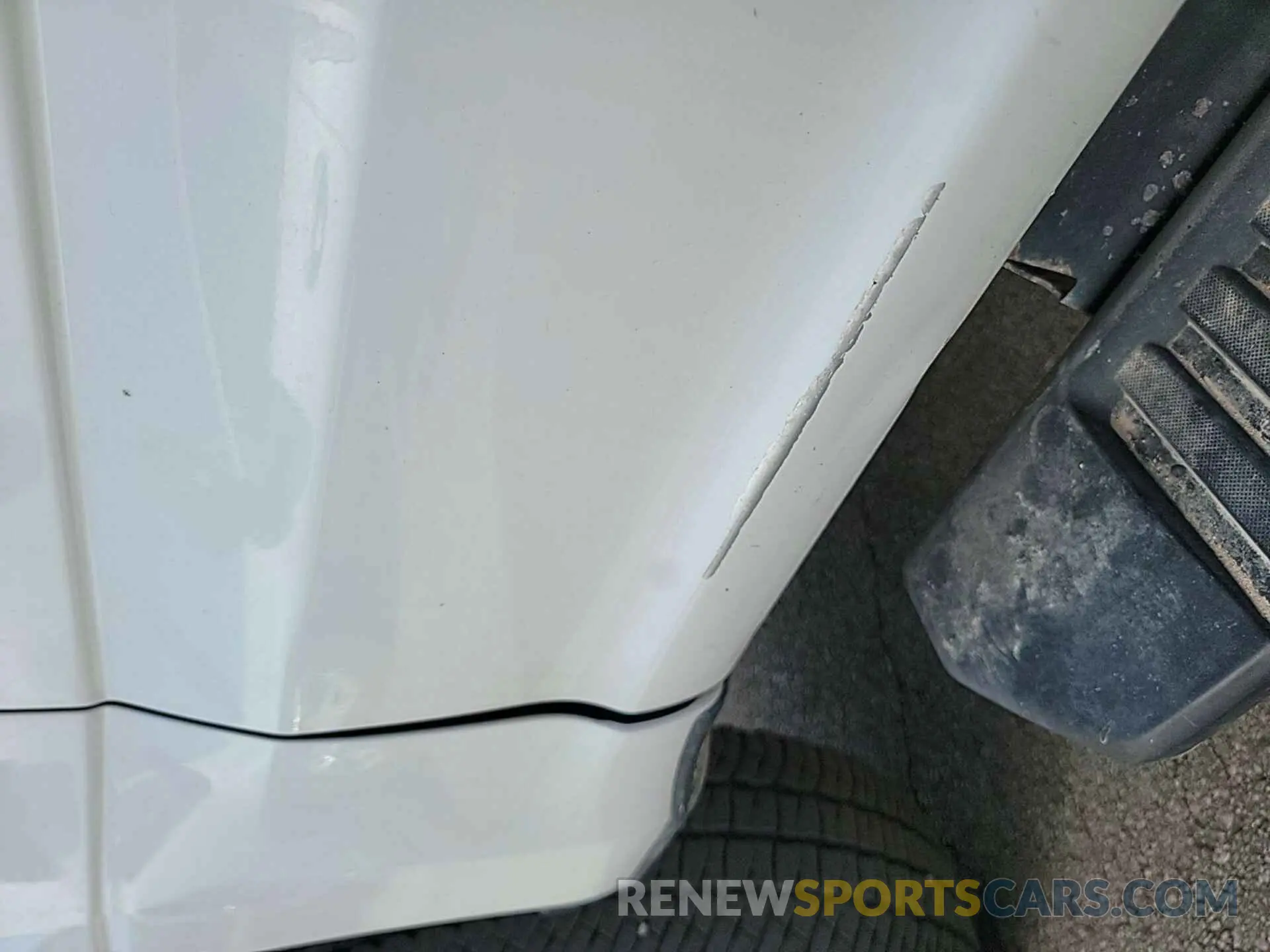 33 Photograph of a damaged car 1FT7W2B65KED10533 FORD F250 2019