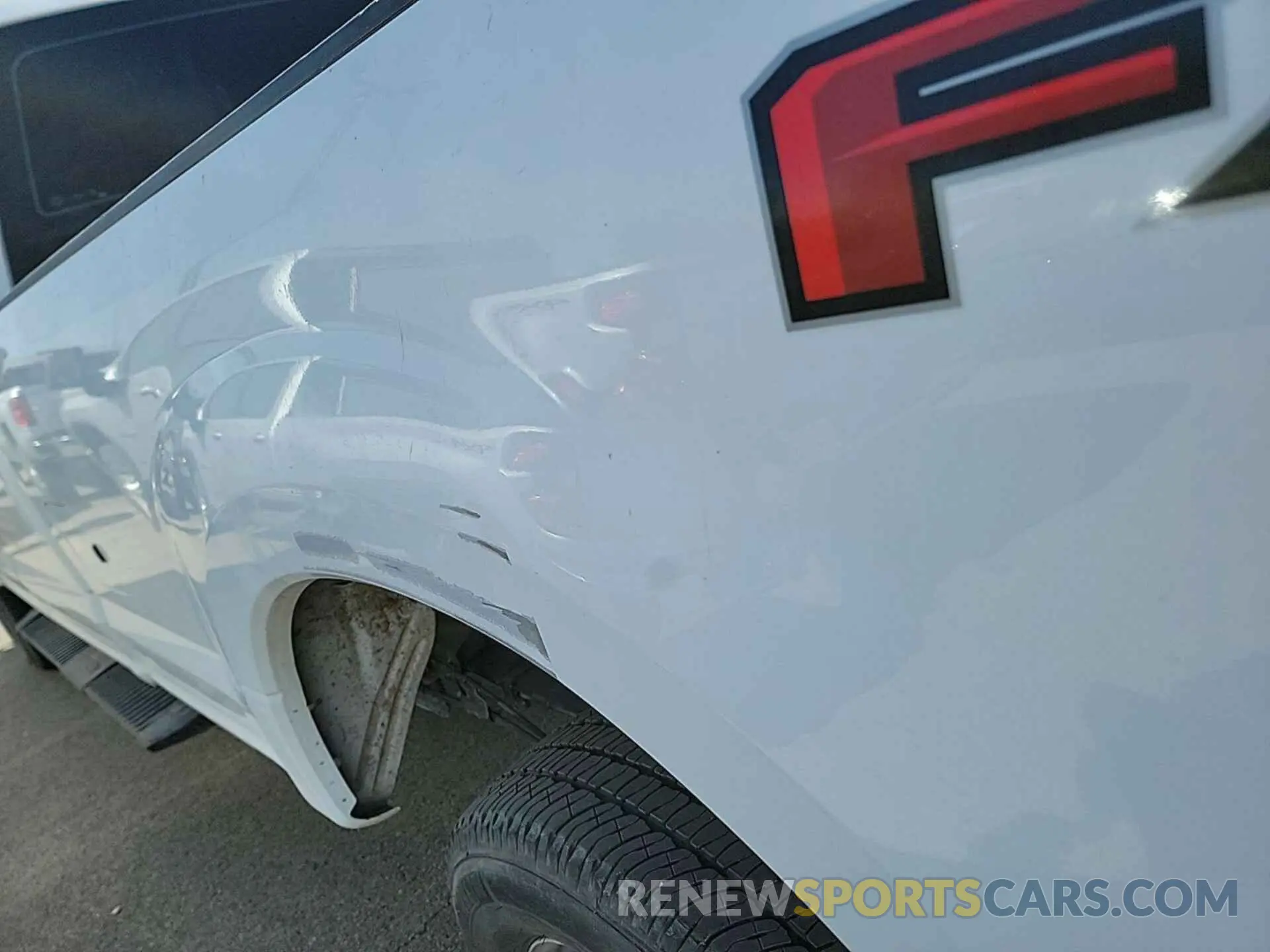 5 Photograph of a damaged car 1FT7W2B65KED10533 FORD F250 2019